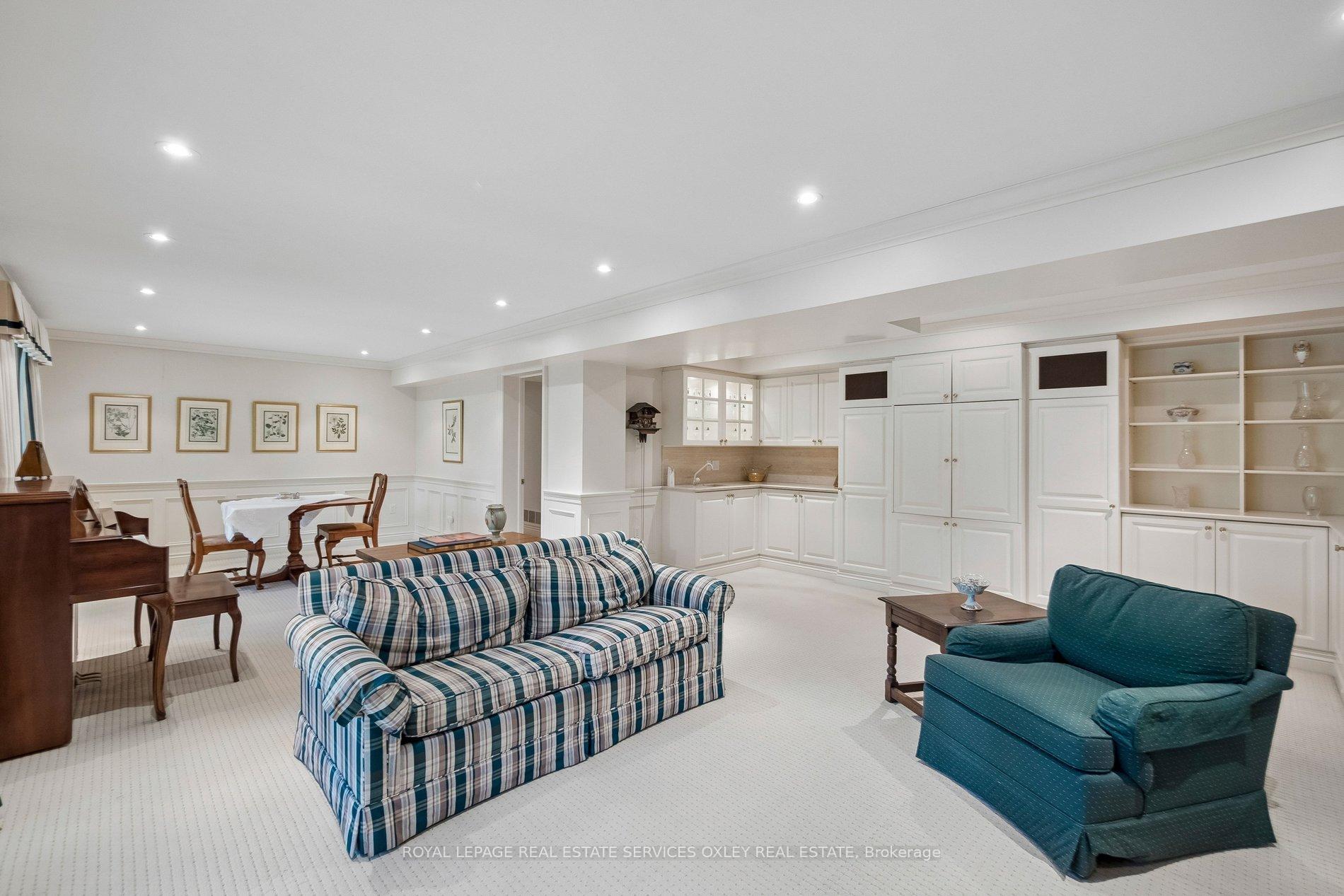 Photo 40 of 18 Swansdown Drive, North York, St. Andrew-Windfields — HOMEH