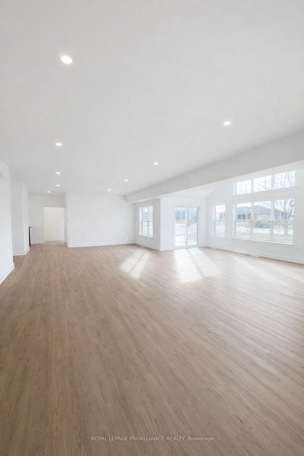 Photo 13 of 4836 45 Highway, Hamilton Township, Baltimore — HOMEH