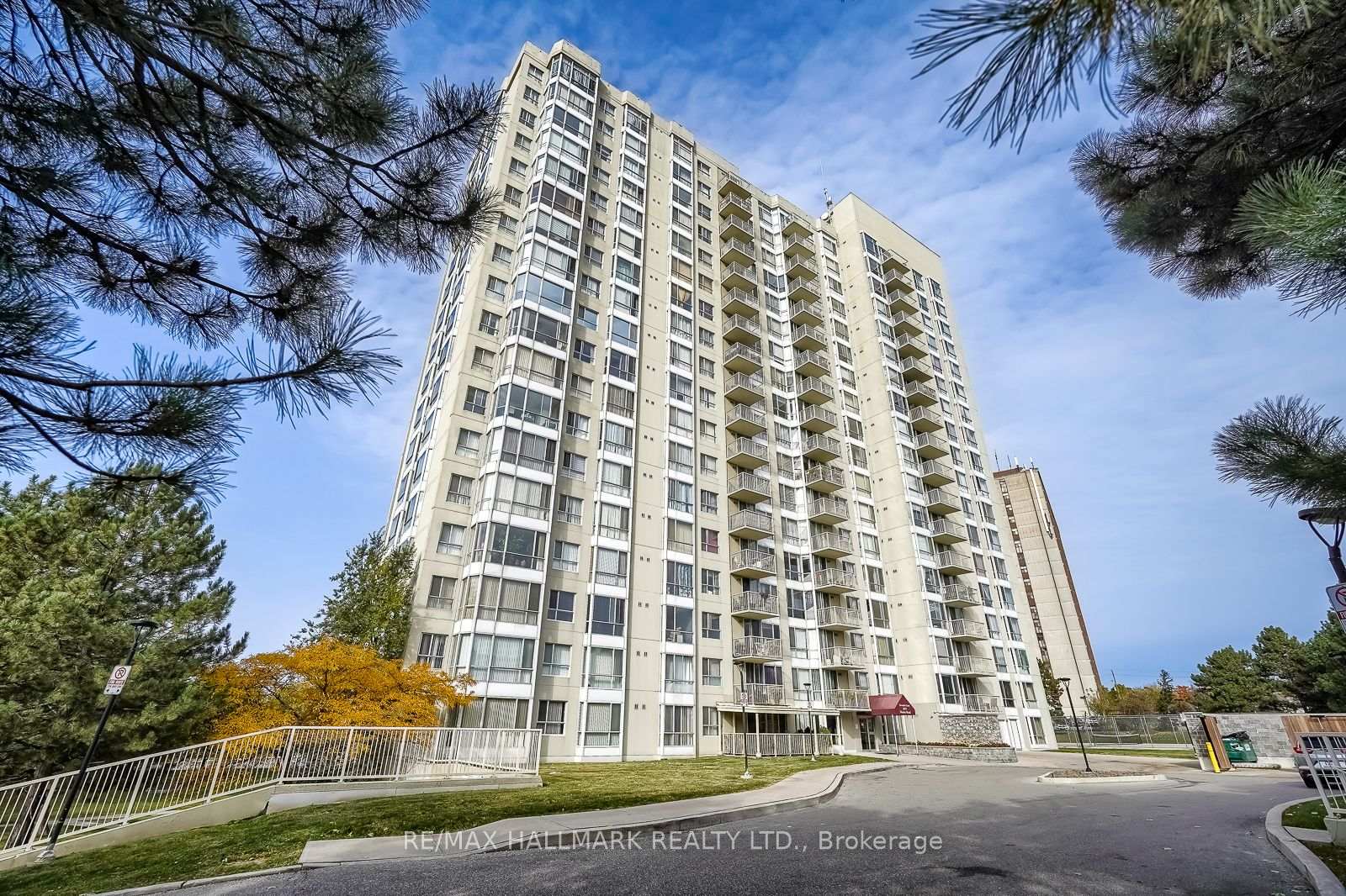Front of Unit 1705, 3077 Weston Road