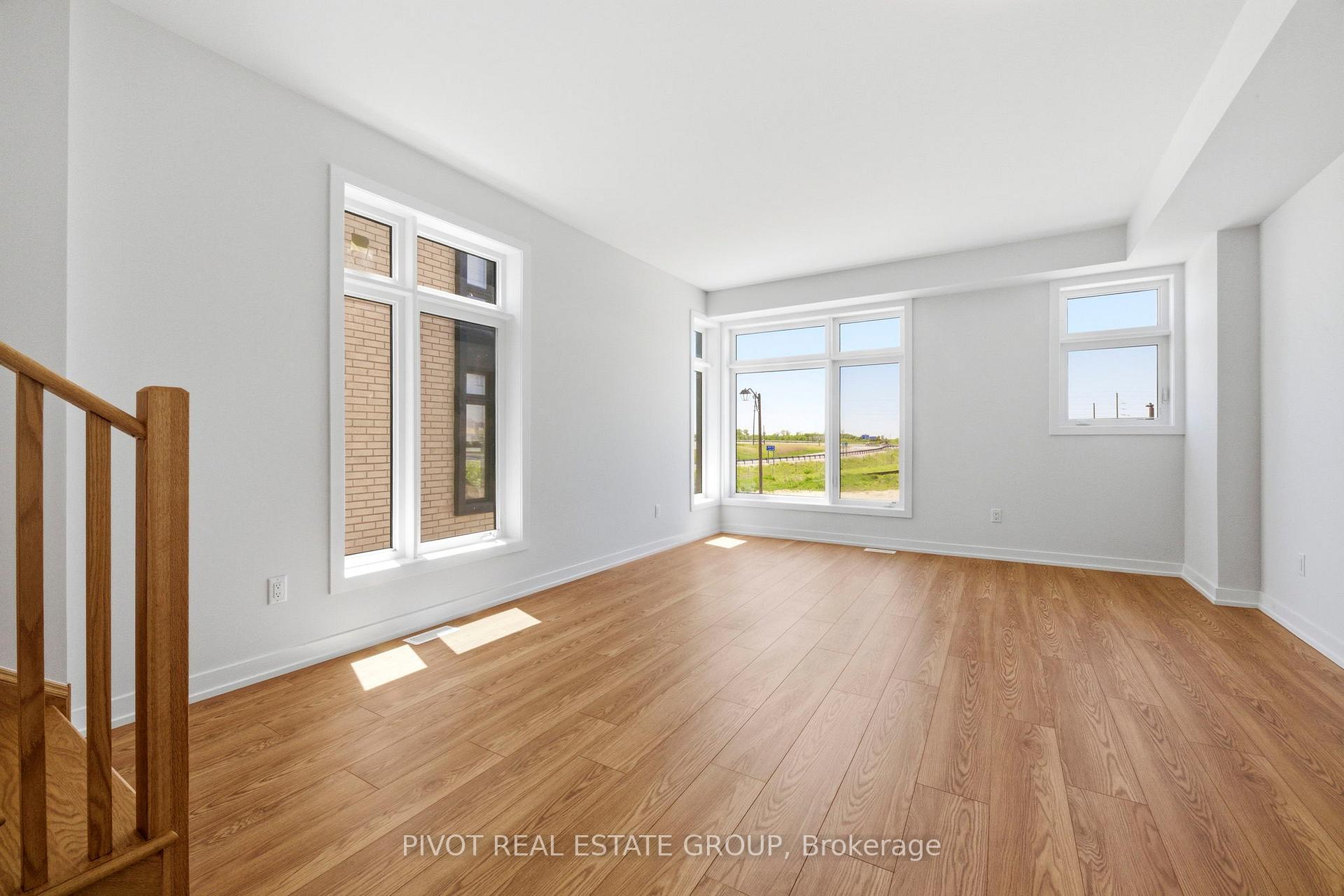 Photo 17 of 24 Pluto Way, Whitby, Brooklin — HOMEH