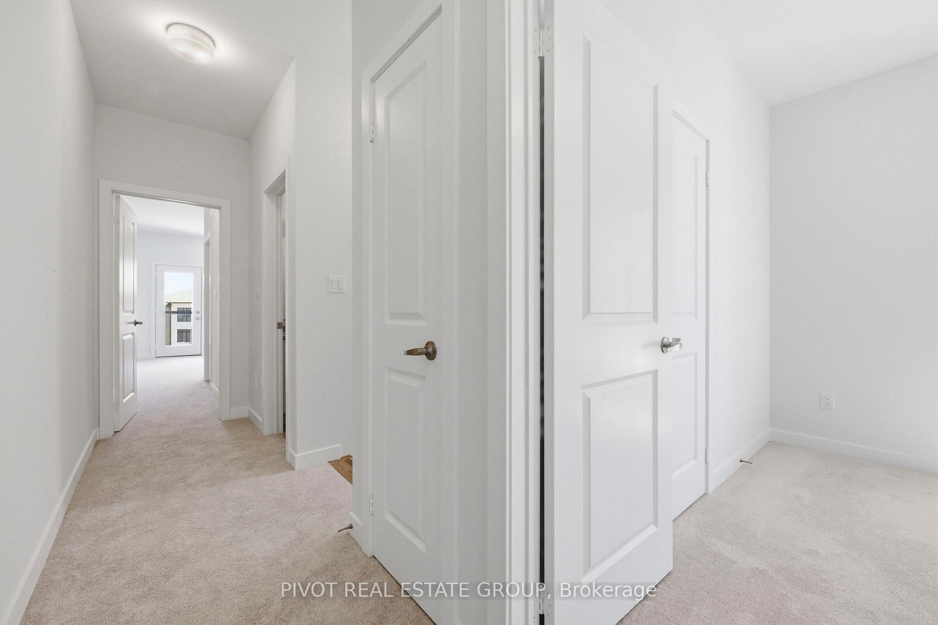 Photo 20 of 24 Pluto Way, Whitby, Brooklin — HOMEH