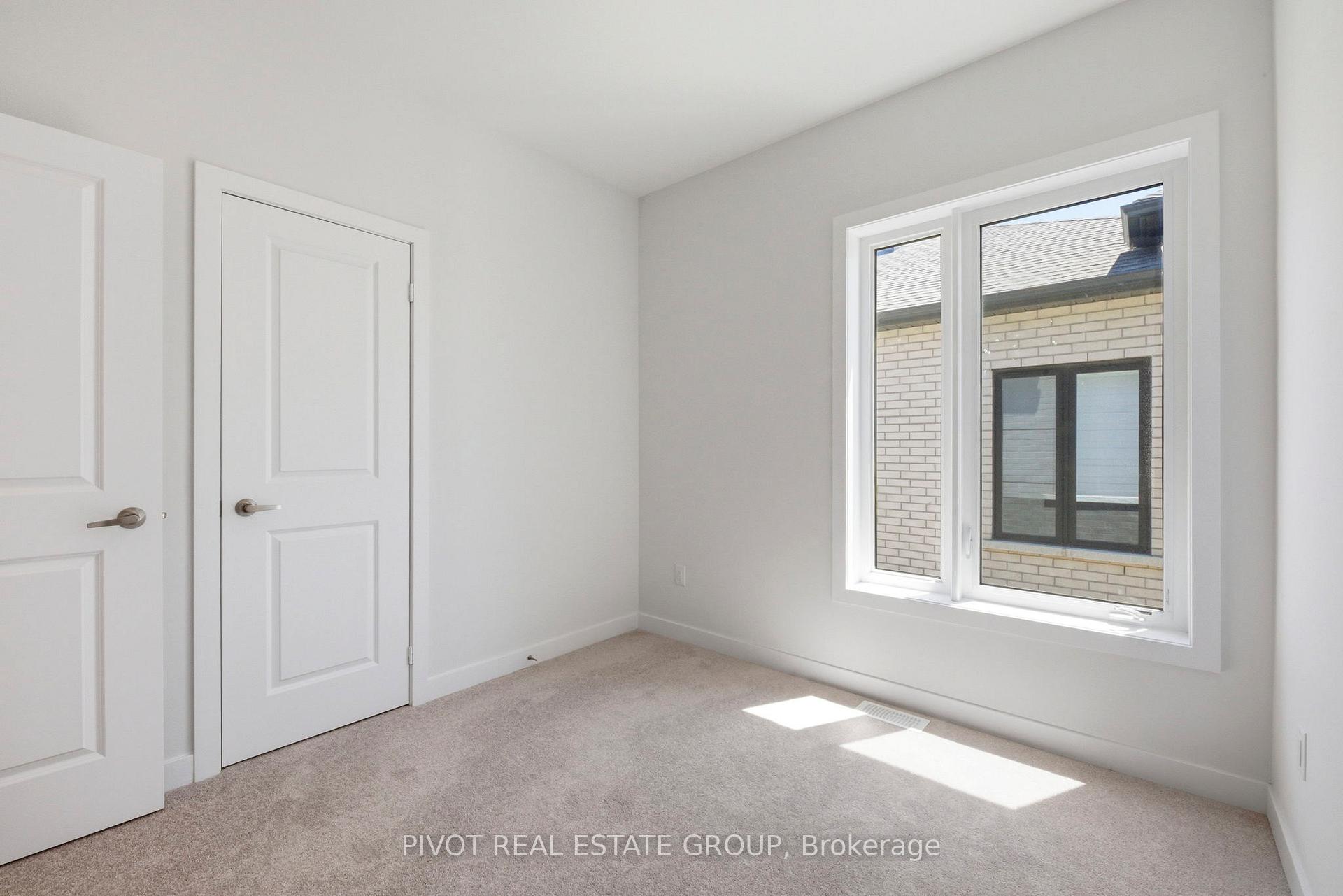 Photo 22 of 24 Pluto Way, Whitby, Brooklin — HOMEH