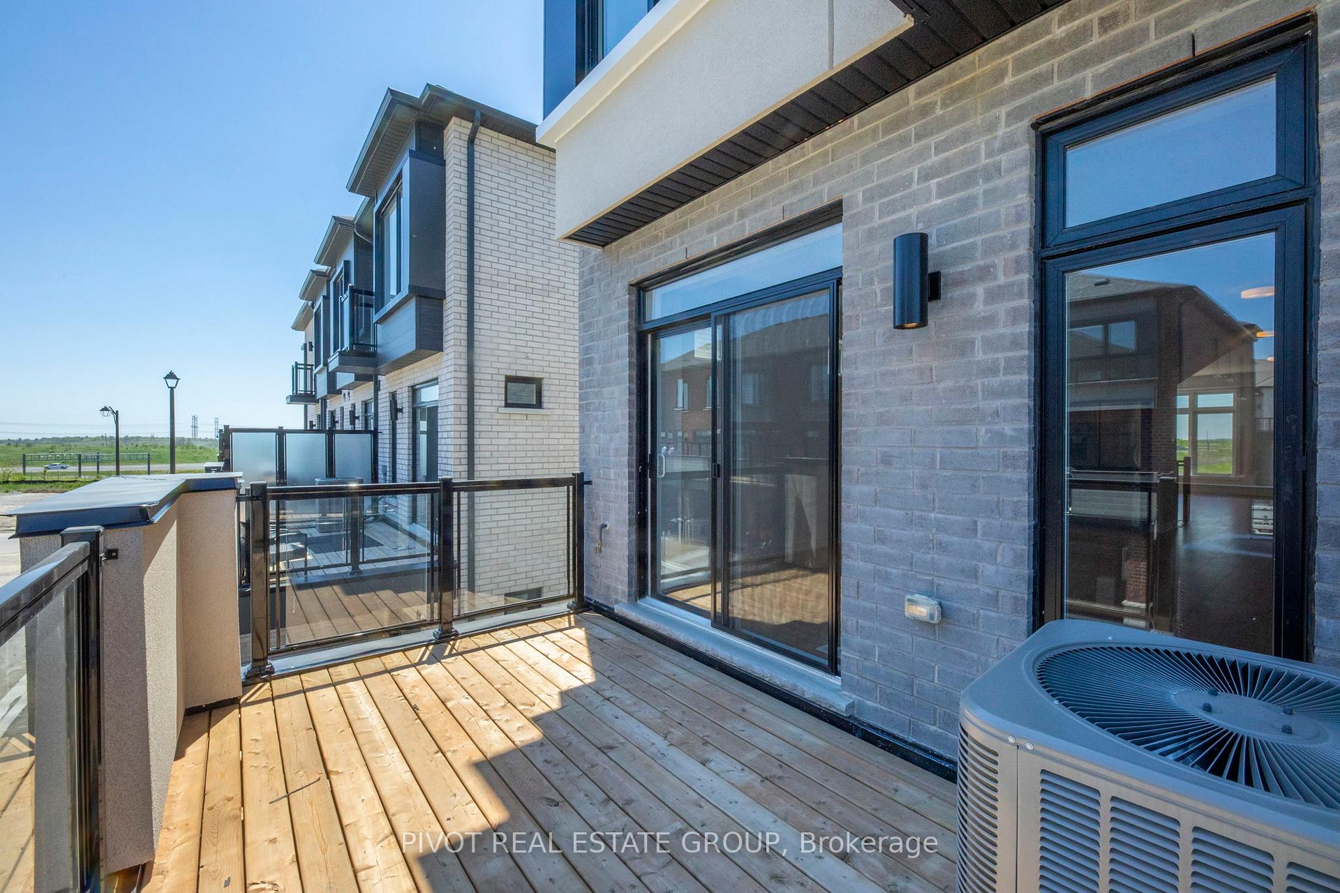Photo 35 of 24 Pluto Way, Whitby, Brooklin — HOMEH