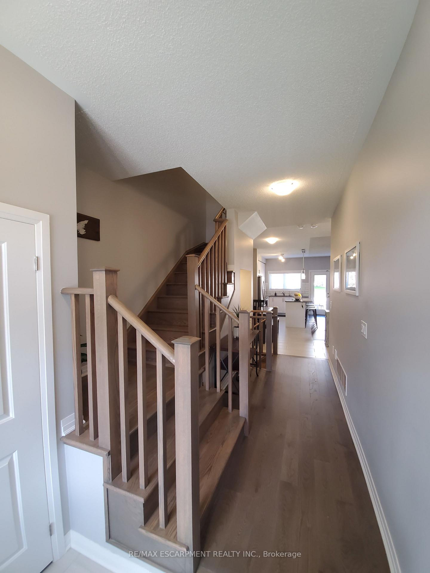 Photo 2 of 4218 Cherry Heights, Lincoln, Beamsville — HOMEH
