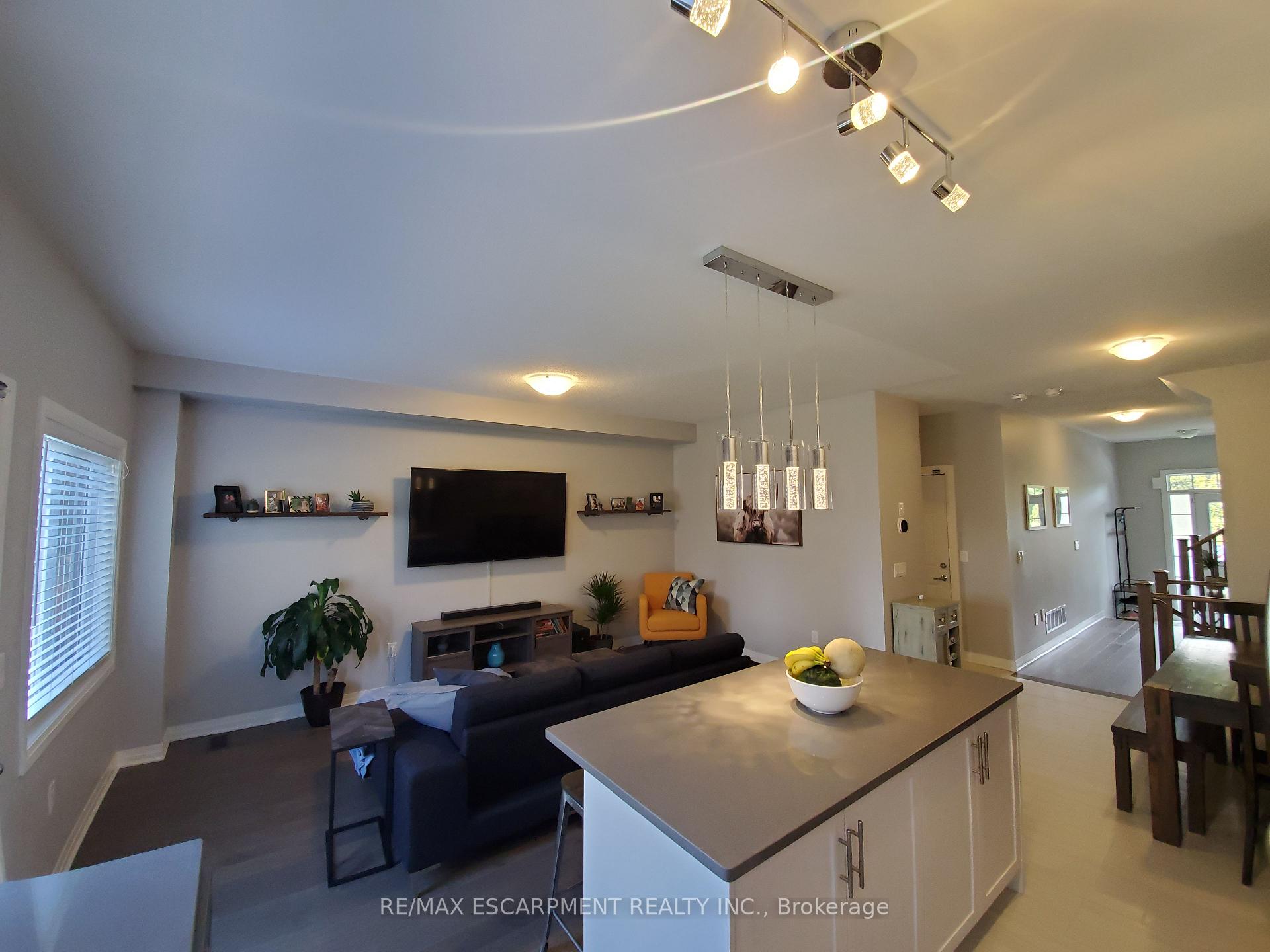Photo 3 of 4218 Cherry Heights, Lincoln, Beamsville — HOMEH