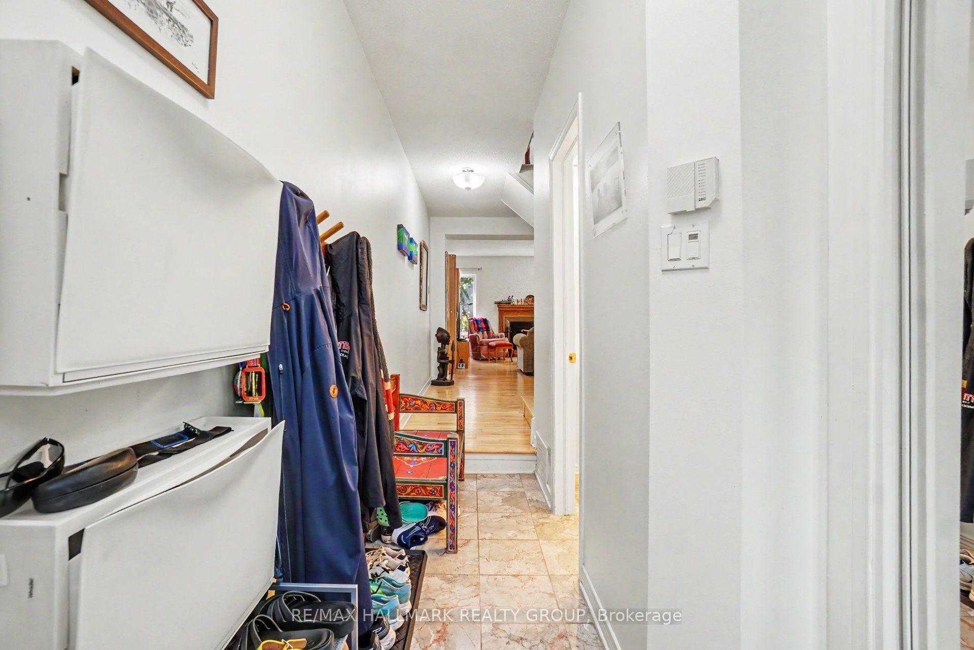Photo 2 of 48 Dunbarton Court, Ottawa, Cardinal Glen — HOMEH