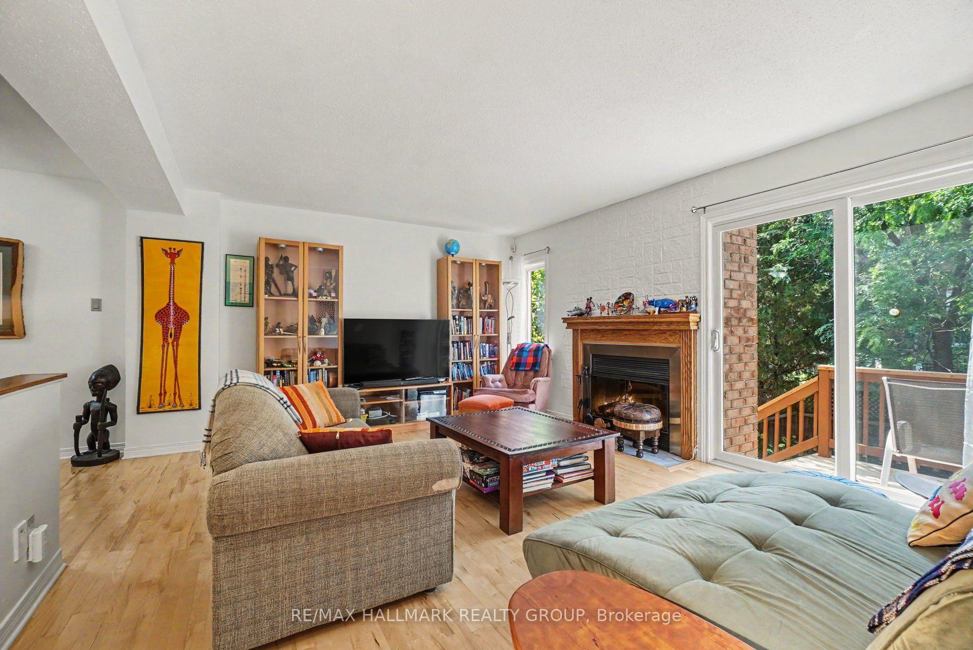 Photo 4 of 48 Dunbarton Court, Ottawa, Cardinal Glen — HOMEH