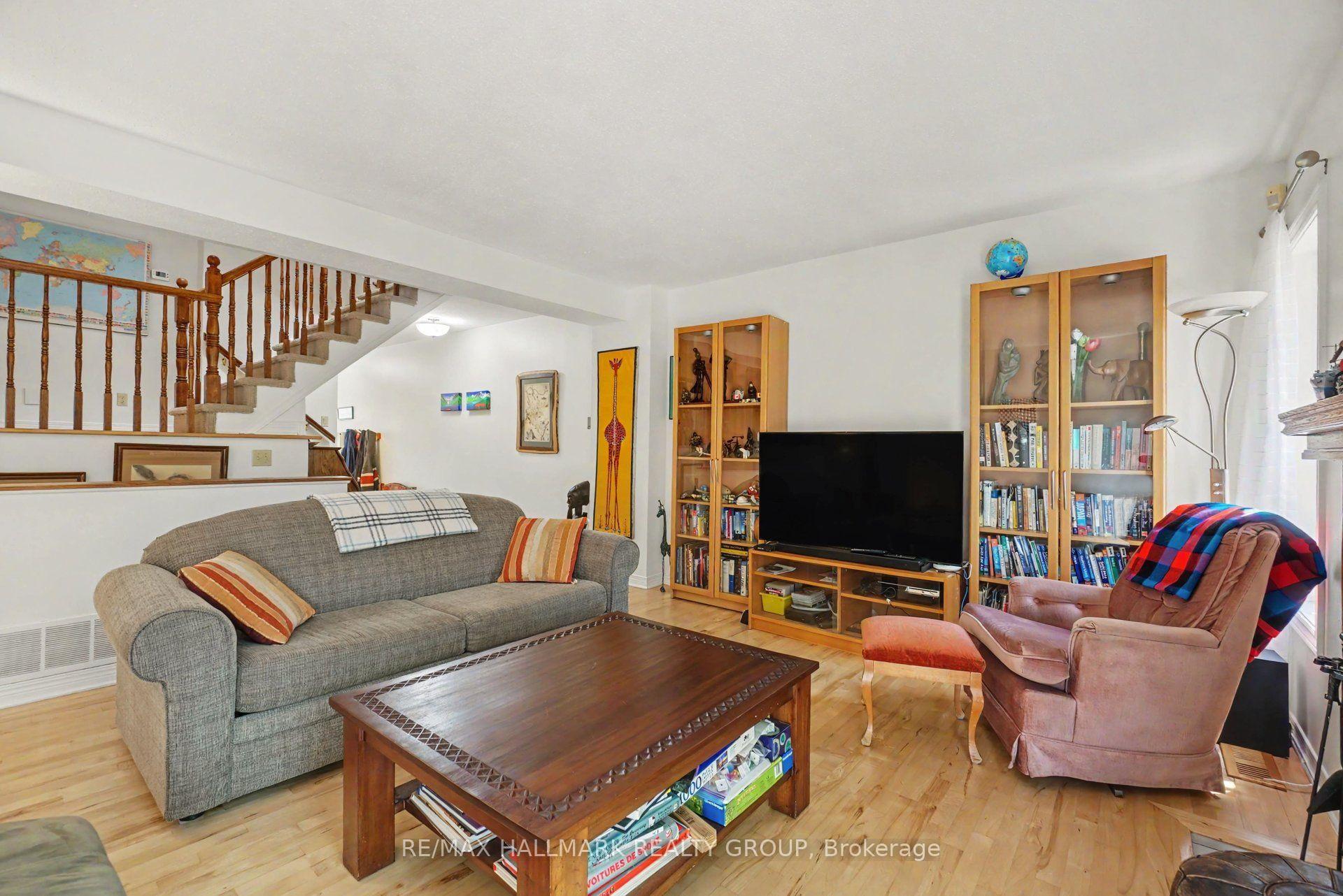 Photo 5 of 48 Dunbarton Court, Ottawa, Cardinal Glen — HOMEH