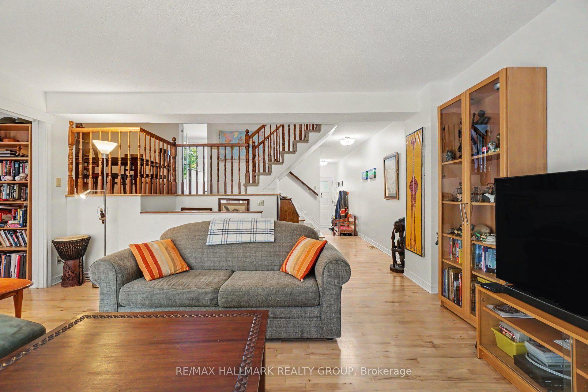 Photo 6 of 48 Dunbarton Court, Ottawa, Cardinal Glen — HOMEH