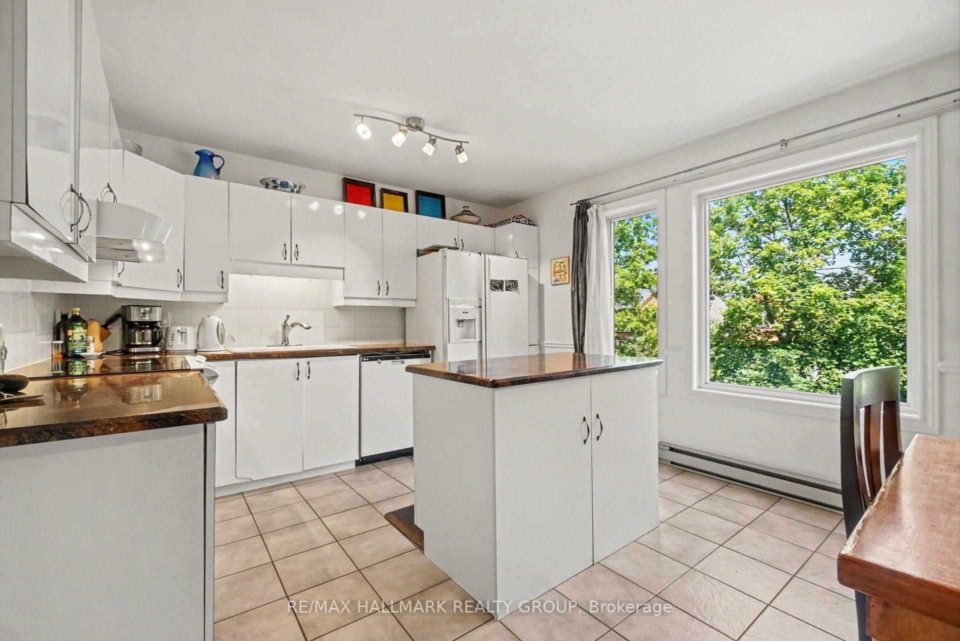 Photo 12 of 48 Dunbarton Court, Ottawa, Cardinal Glen — HOMEH