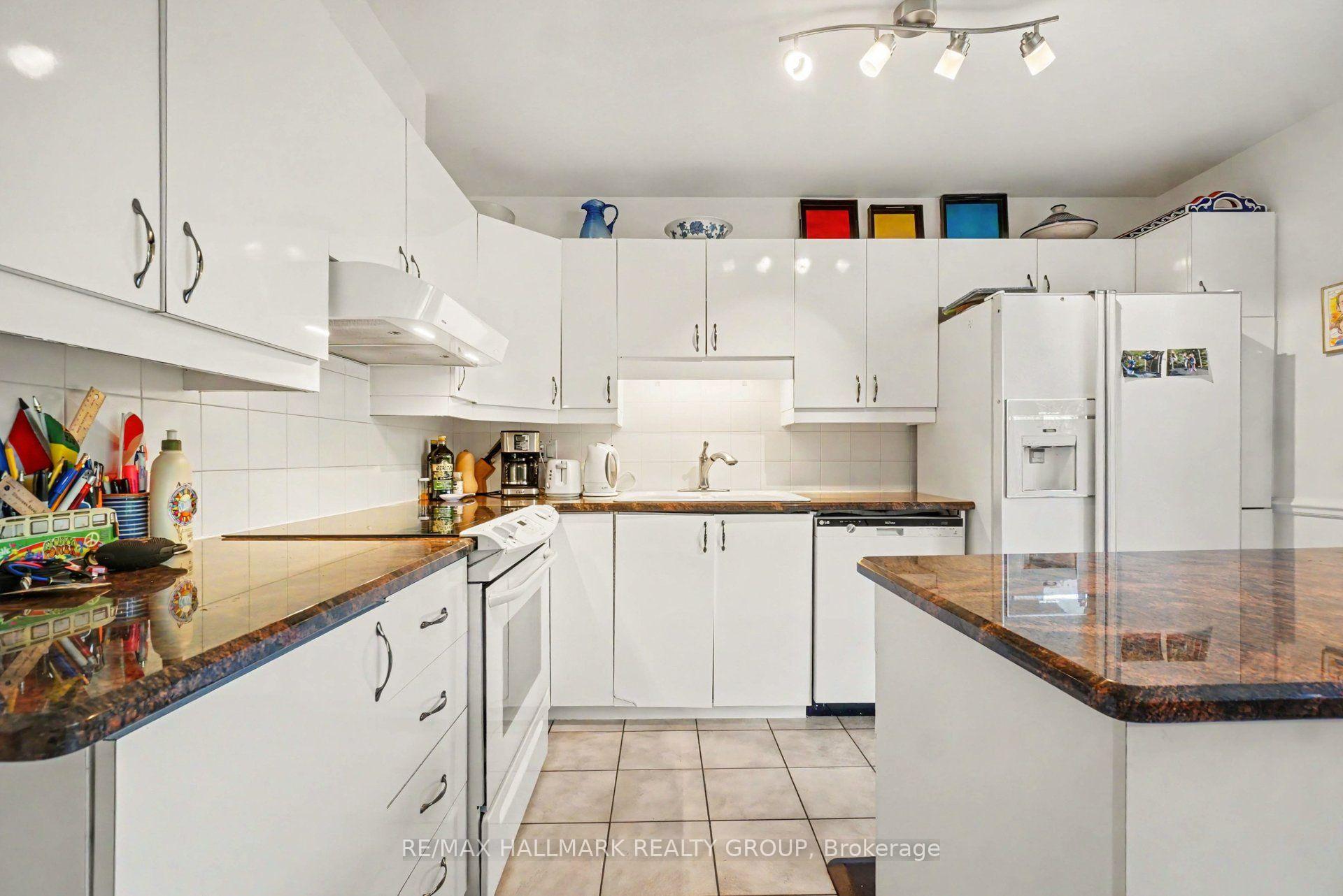 Photo 13 of 48 Dunbarton Court, Ottawa, Cardinal Glen — HOMEH