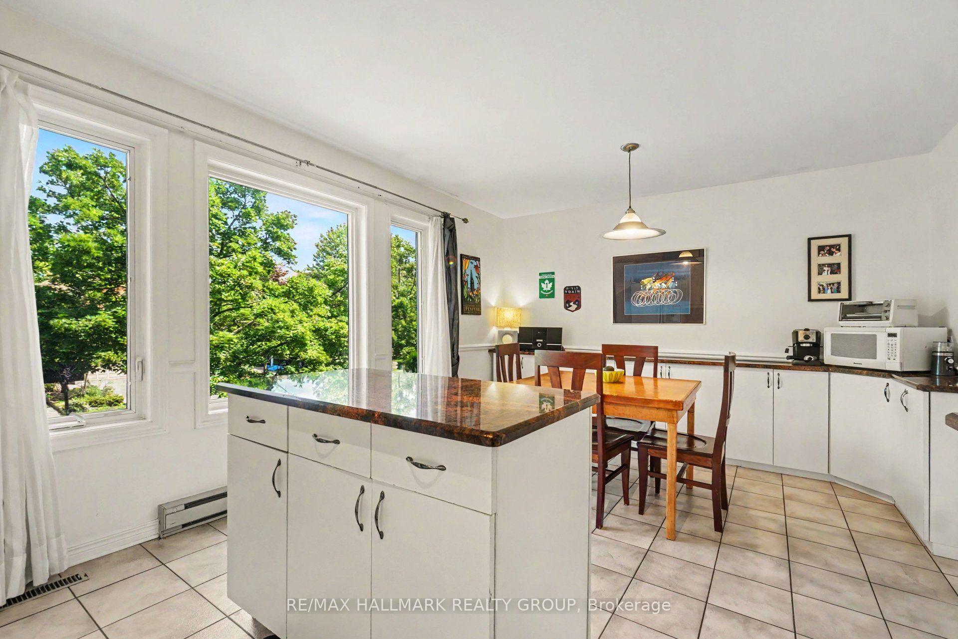 Photo 15 of 48 Dunbarton Court, Ottawa, Cardinal Glen — HOMEH