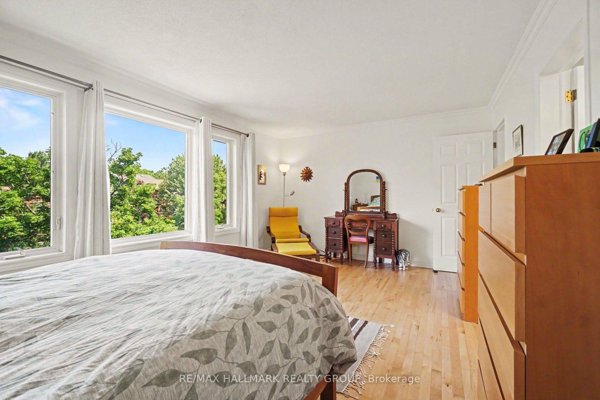 Photo 19 of 48 Dunbarton Court, Ottawa, Cardinal Glen — HOMEH