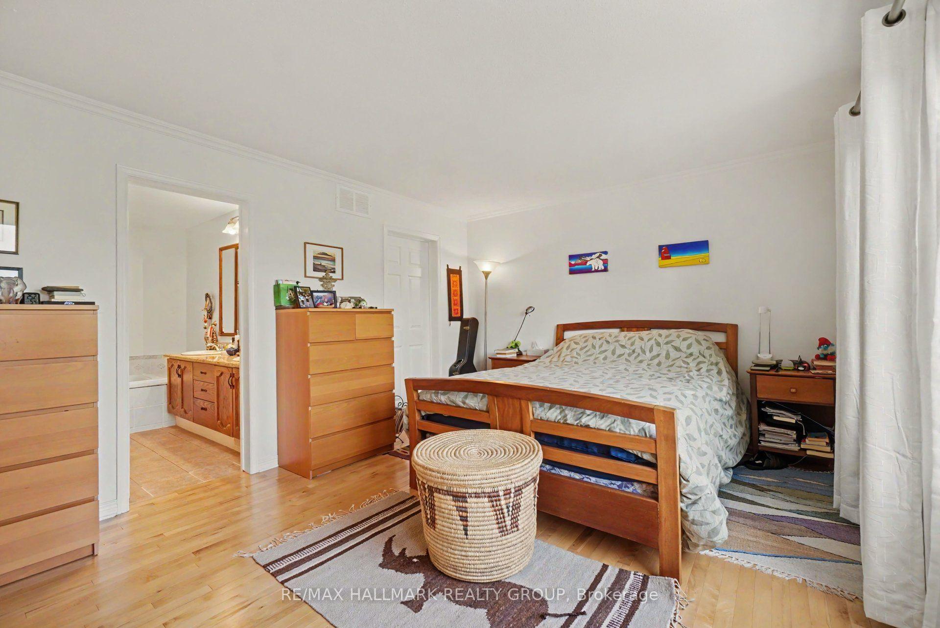 Photo 20 of 48 Dunbarton Court, Ottawa, Cardinal Glen — HOMEH