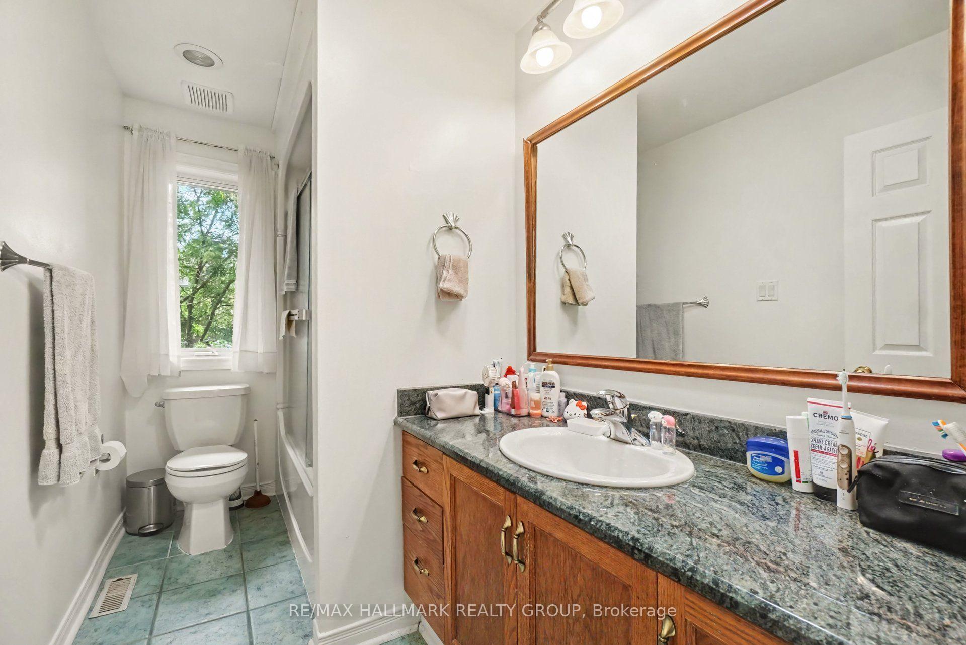 Photo 25 of 48 Dunbarton Court, Ottawa, Cardinal Glen — HOMEH
