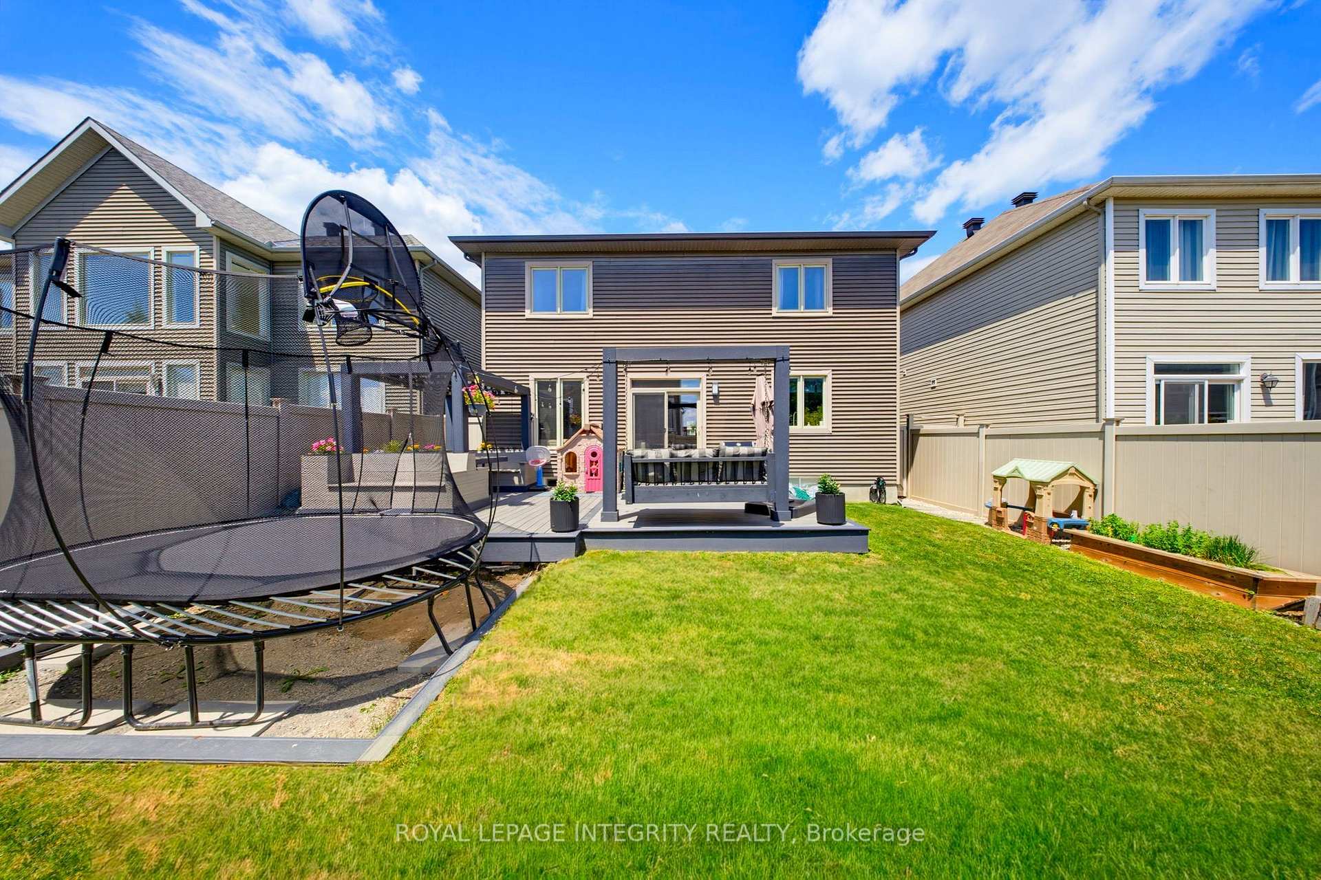 Photo 46 of 319 Bobolink Ridge, Ottawa, Kanata - Emerald Meadows/Trailwest — HOMEH