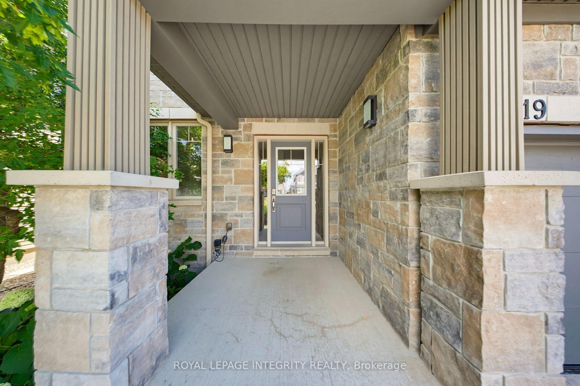 Photo 3 of 319 Bobolink Ridge, Ottawa, Kanata - Emerald Meadows/Trailwest — HOMEH
