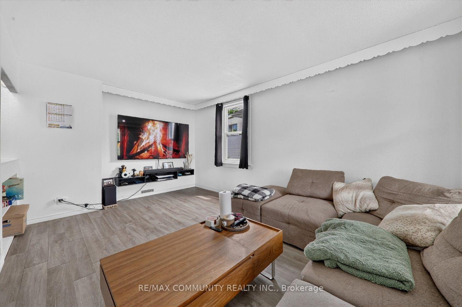 Photo 16 of 114 Pilkington Street E, Thorold, Allanburg/Thorold South — HOMEH