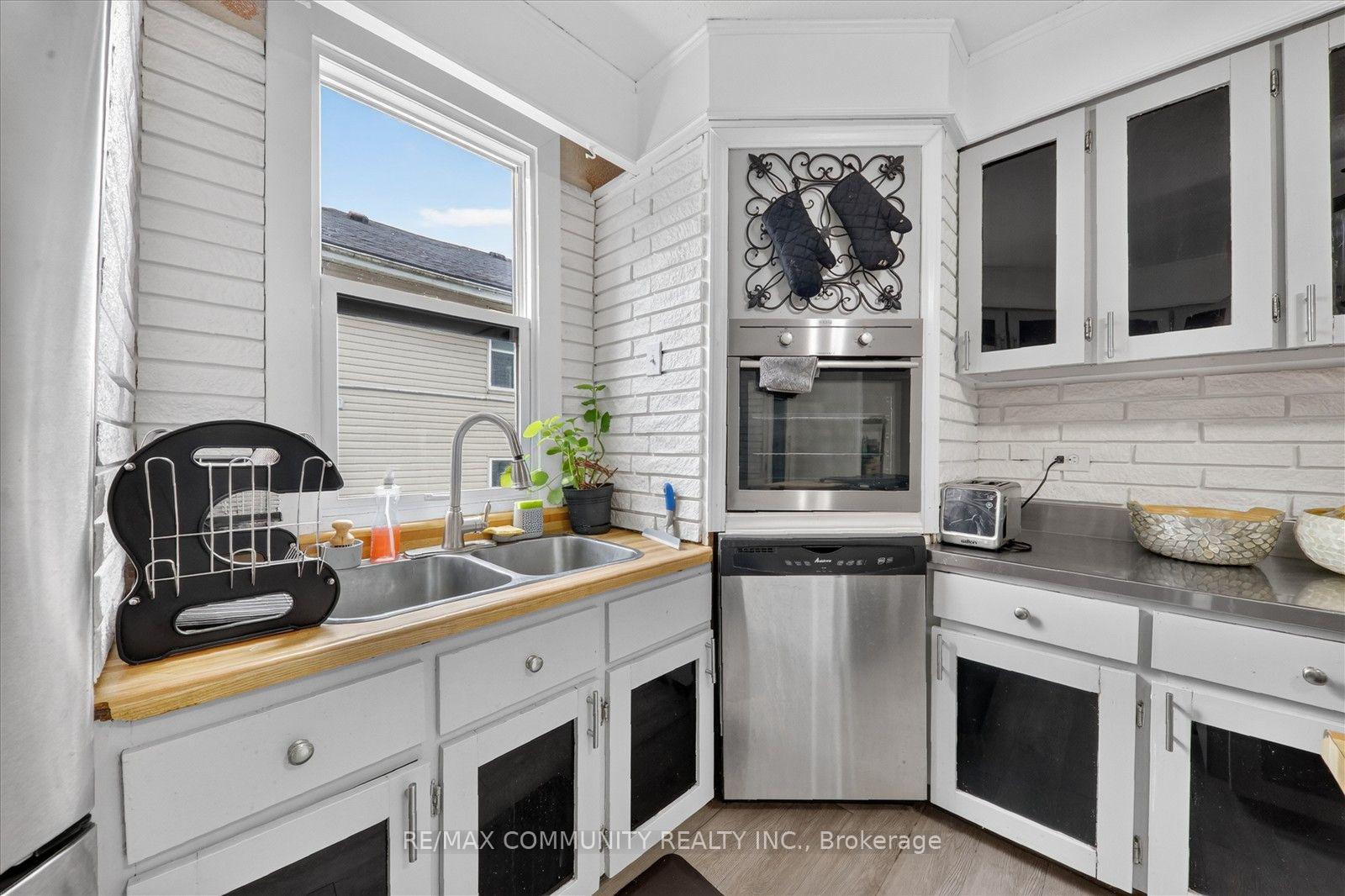 Photo 20 of 114 Pilkington Street E, Thorold, Allanburg/Thorold South — HOMEH