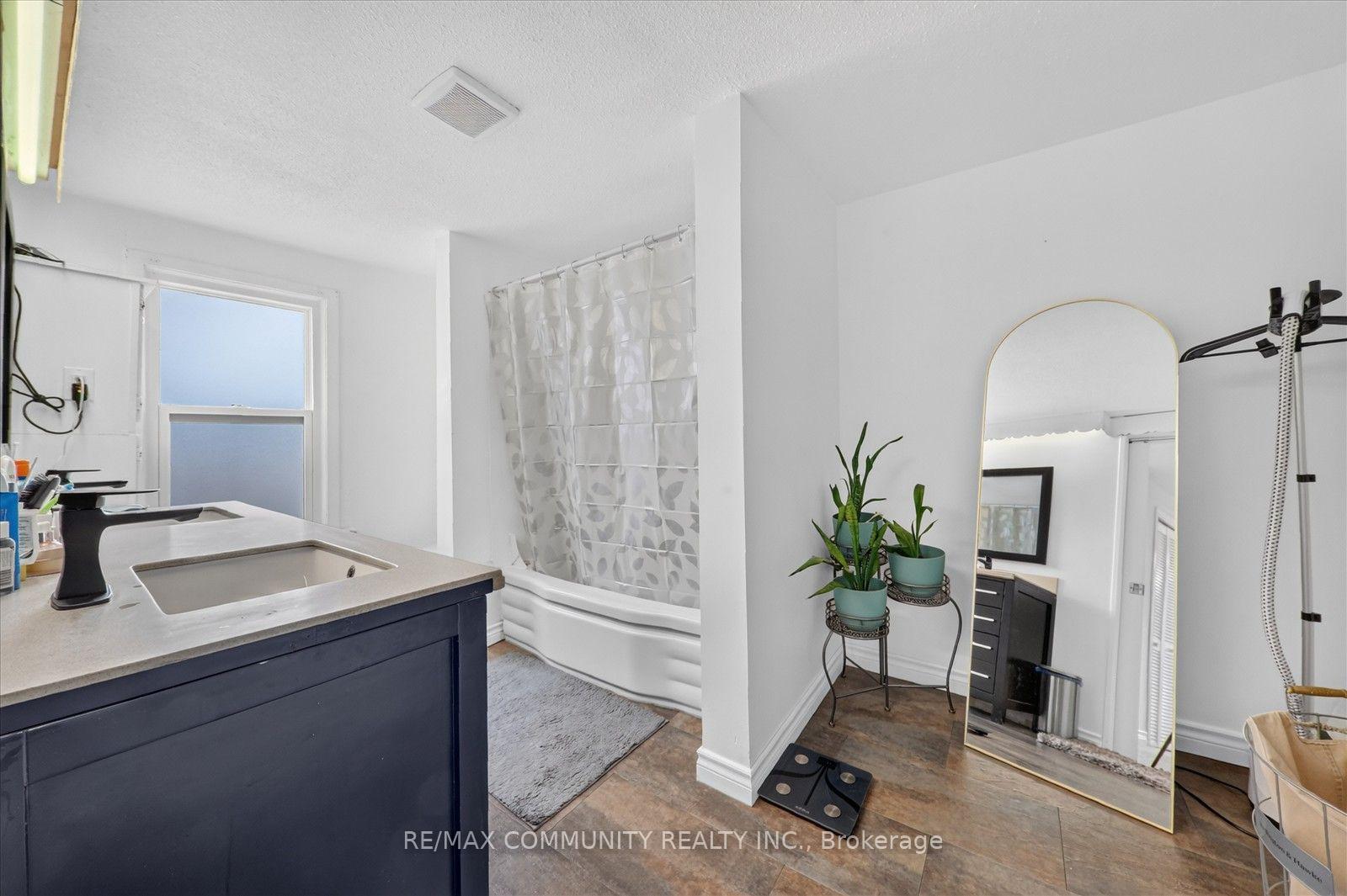 Photo 27 of 114 Pilkington Street E, Thorold, Allanburg/Thorold South — HOMEH