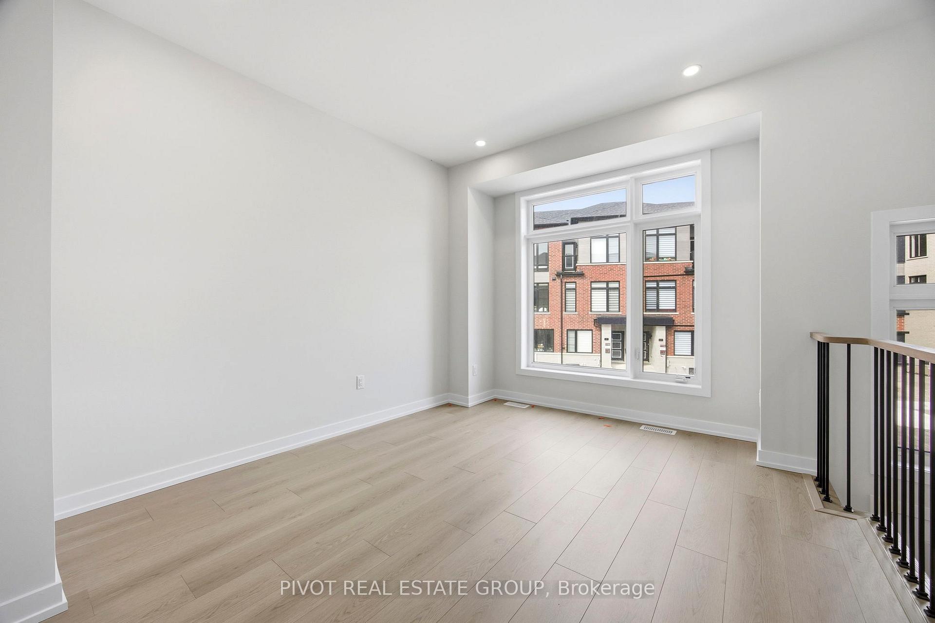 Photo 3 of 44 Observatory Way, Whitby, Brooklin — HOMEH