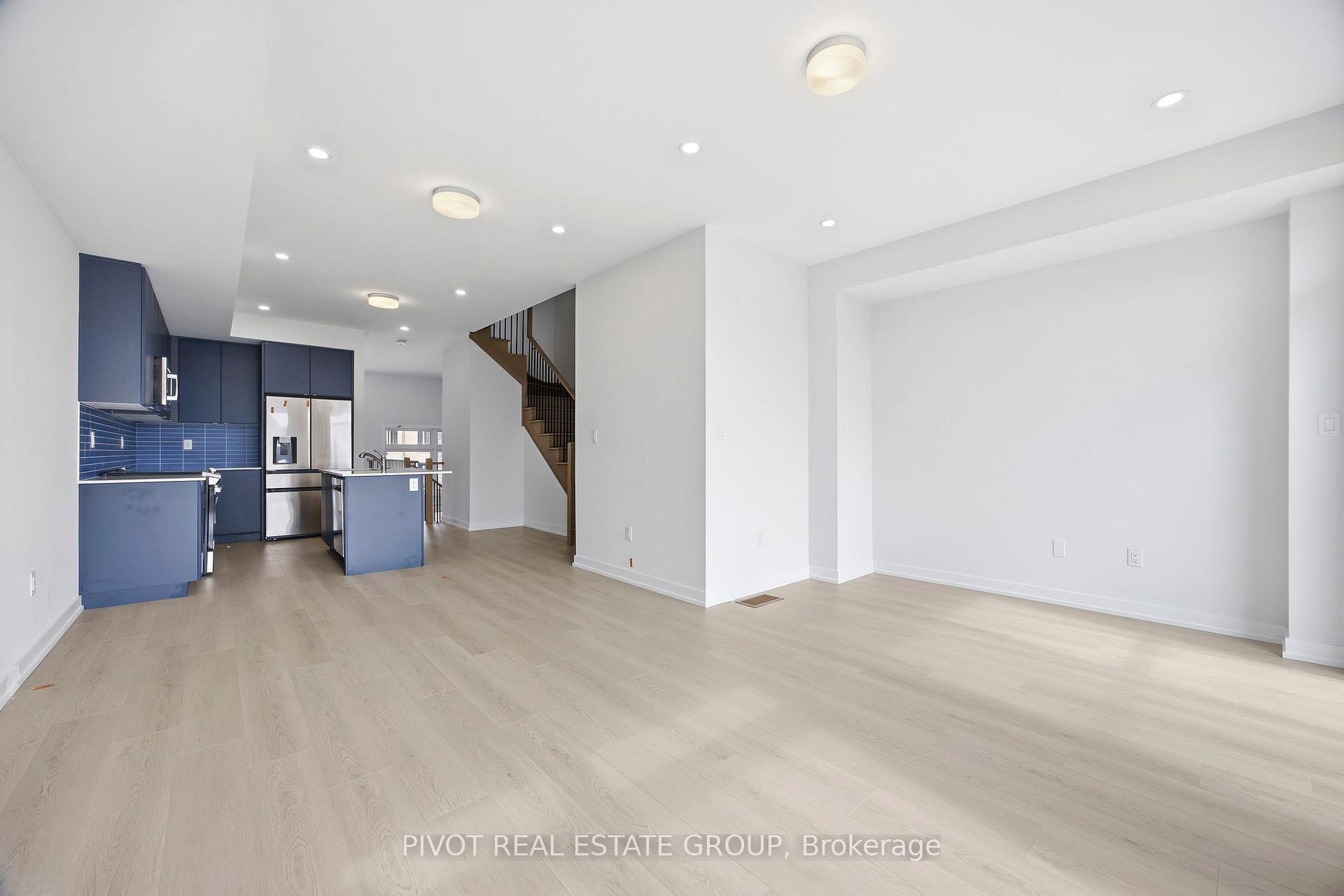 Photo 12 of 44 Observatory Way, Whitby, Brooklin — HOMEH