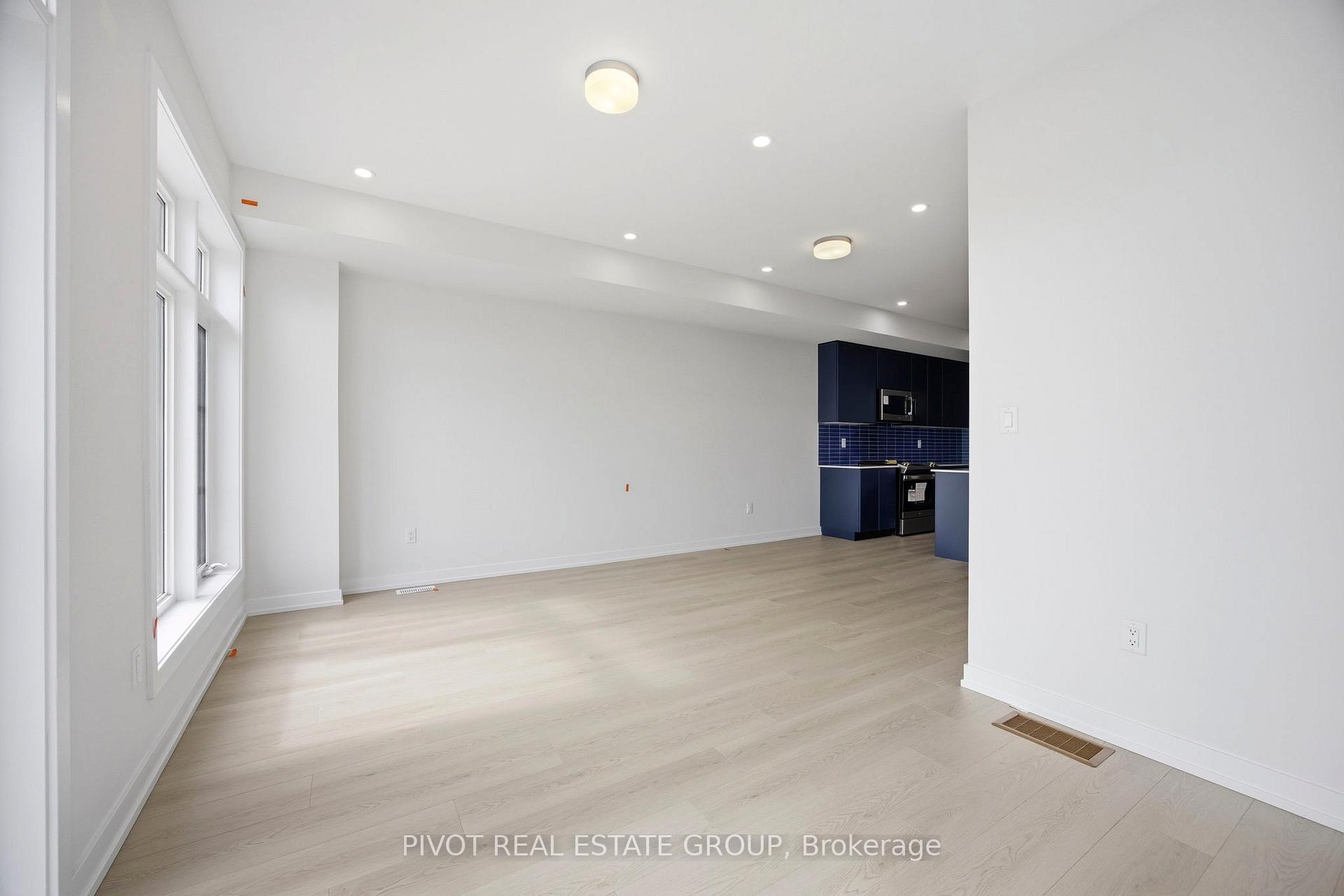 Photo 13 of 44 Observatory Way, Whitby, Brooklin — HOMEH