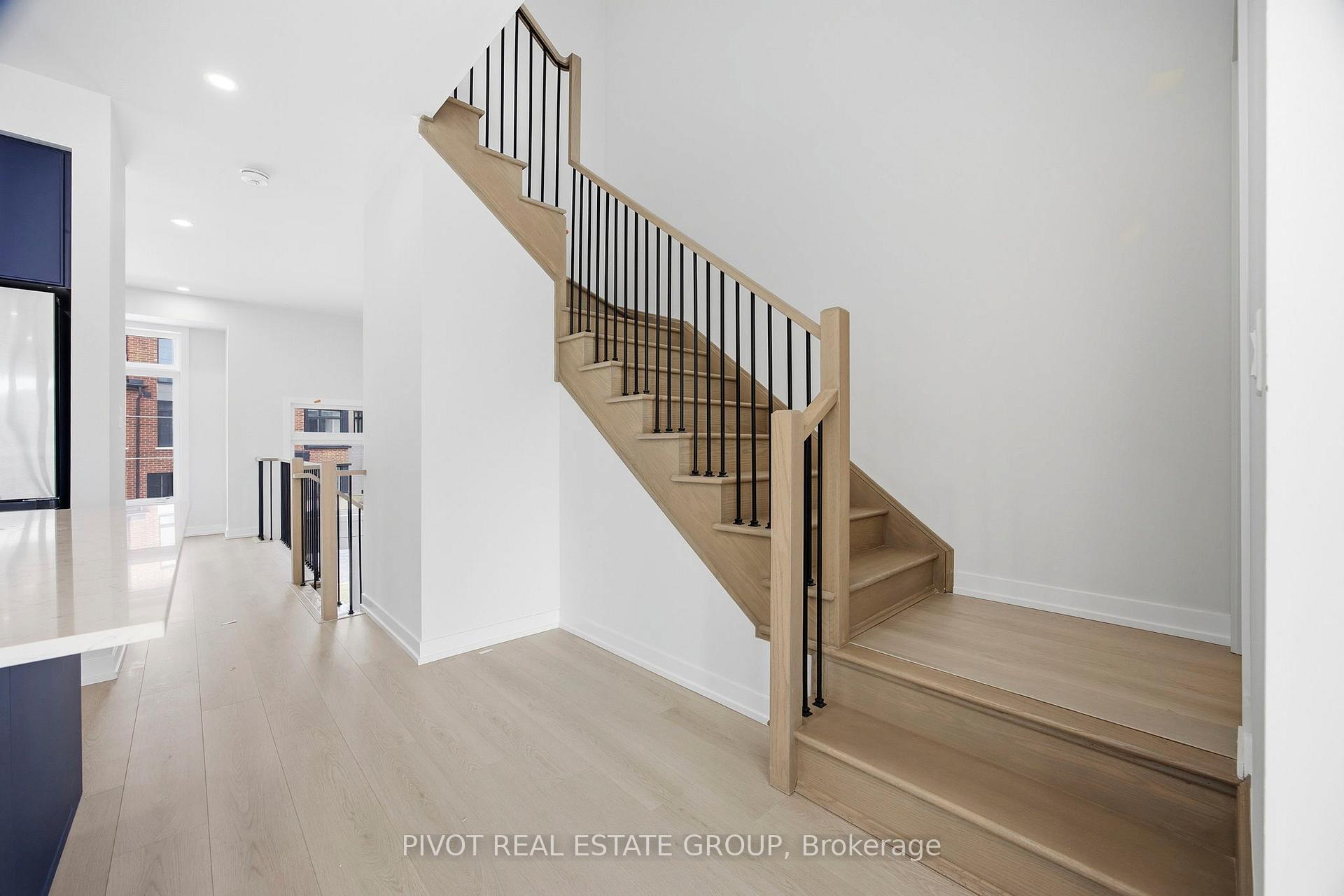 Photo 18 of 44 Observatory Way, Whitby, Brooklin — HOMEH
