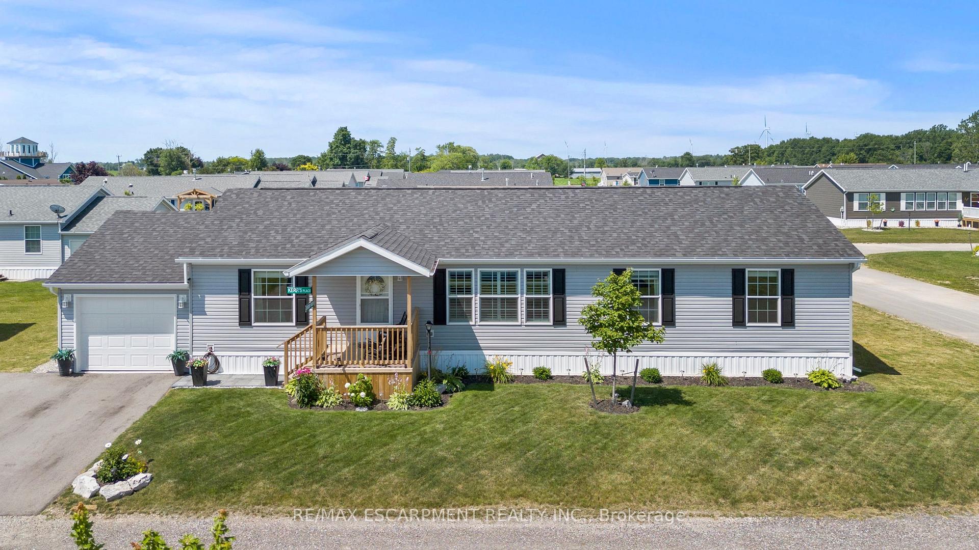 Photo 2 of 13 Hickory Hollow, Haldimand, Nanticoke — HOMEH