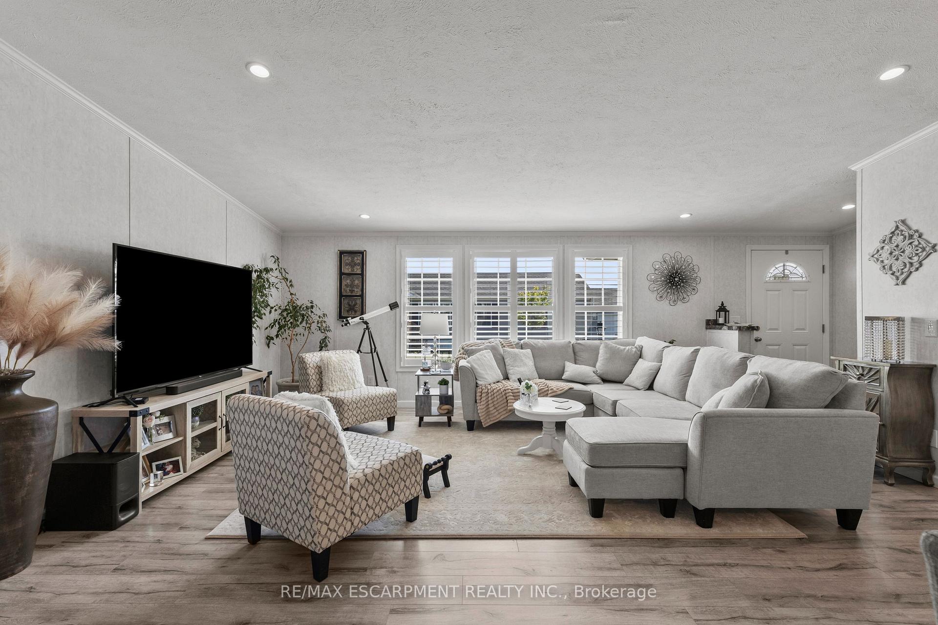 Photo 11 of 13 Hickory Hollow, Haldimand, Nanticoke — HOMEH