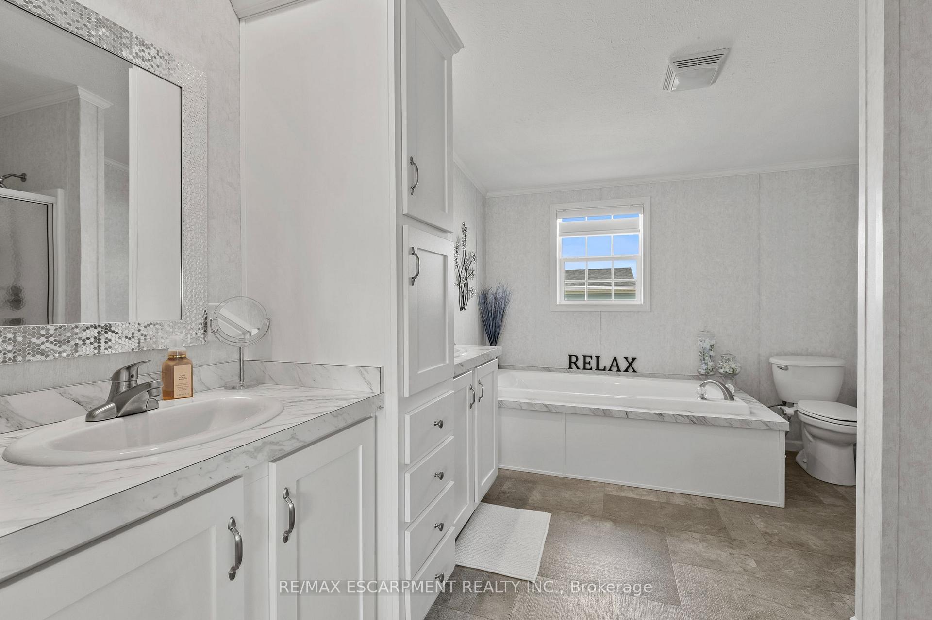 Photo 21 of 13 Hickory Hollow, Haldimand, Nanticoke — HOMEH