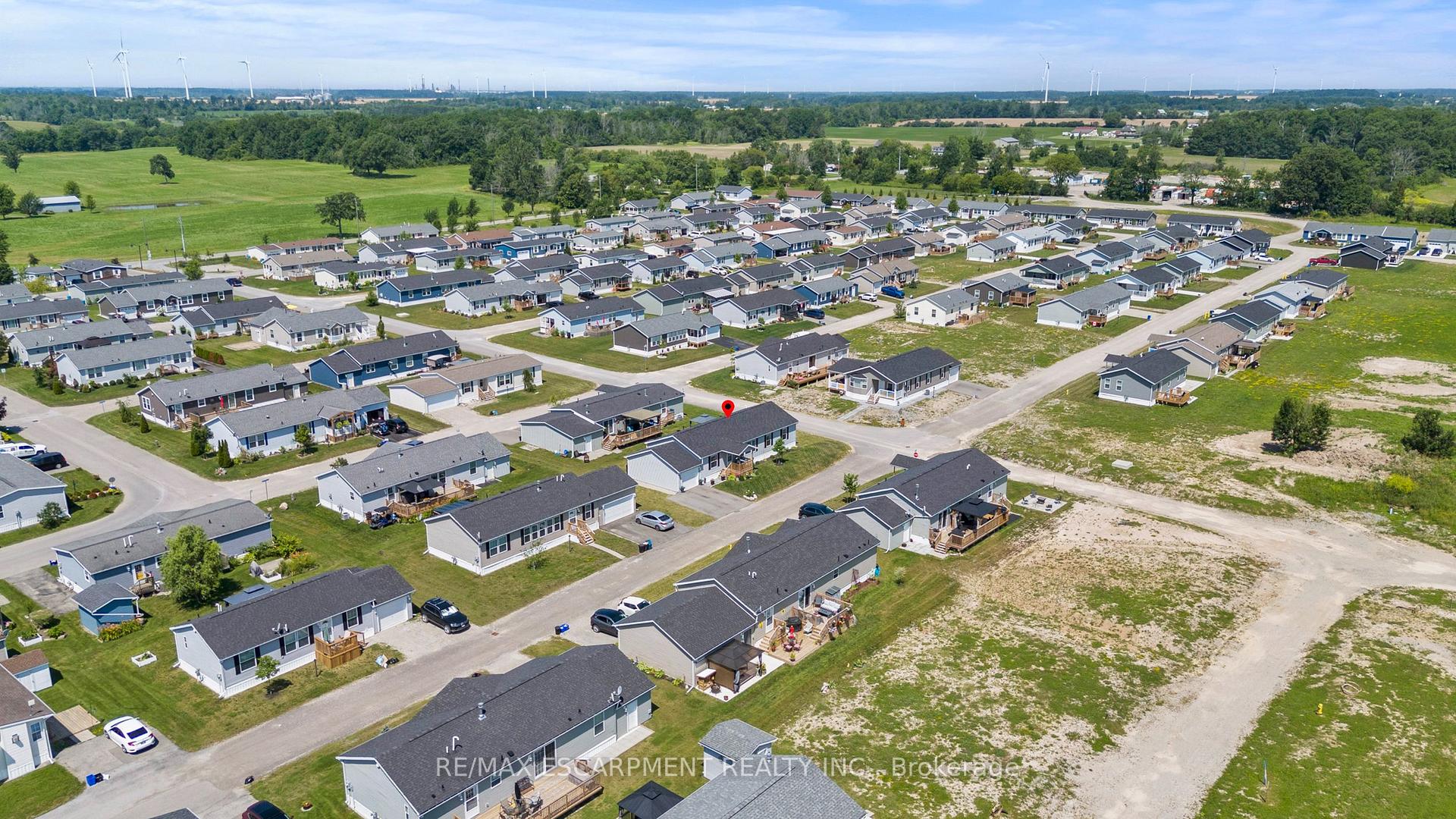 Photo 33 of 13 Hickory Hollow, Haldimand, Nanticoke — HOMEH