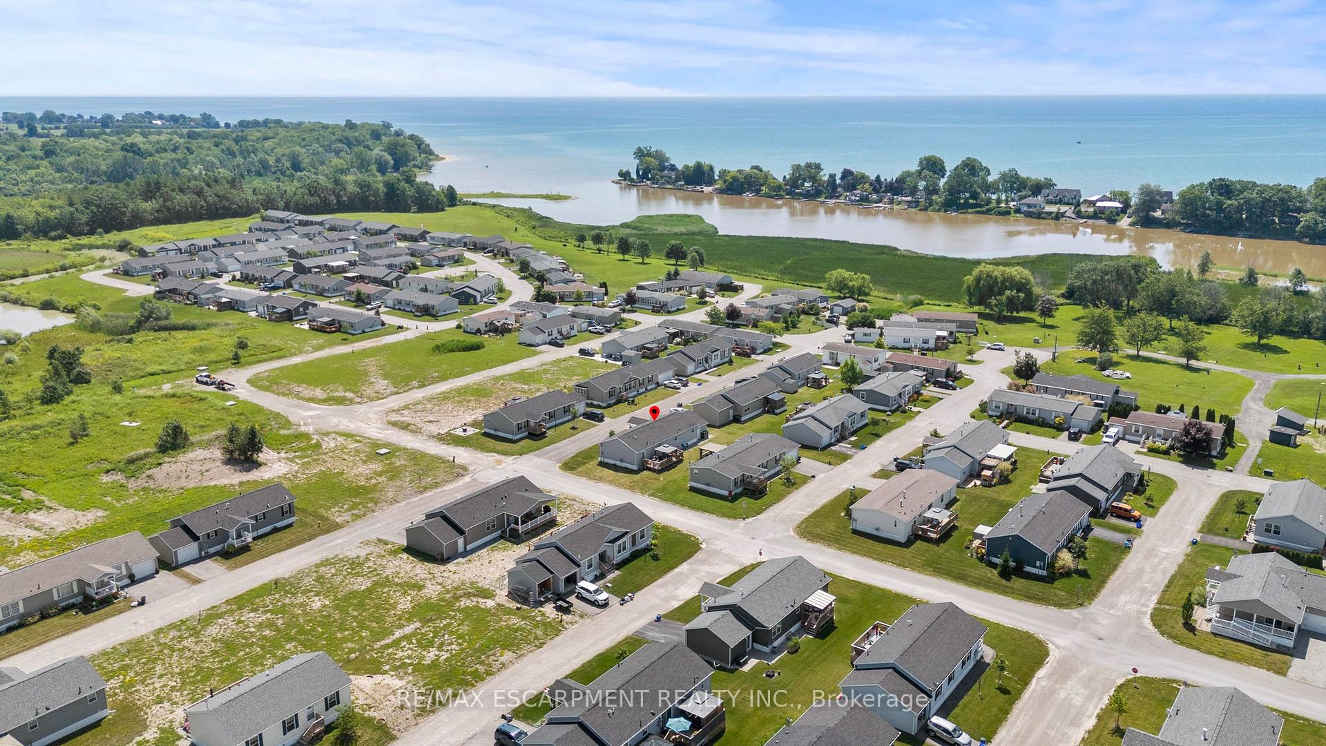 Photo 34 of 13 Hickory Hollow, Haldimand, Nanticoke — HOMEH
