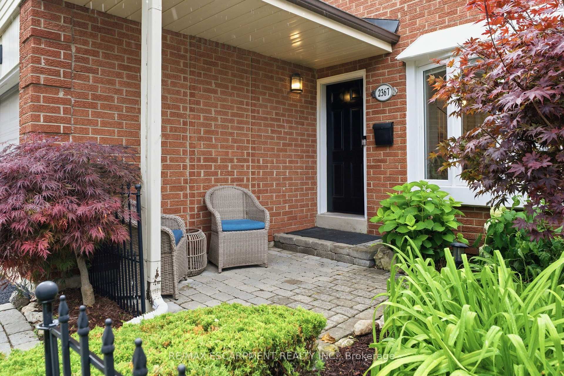 Photo 3 of 2367 Montgomery Drive, Burlington, Brant Hills — HOMEH