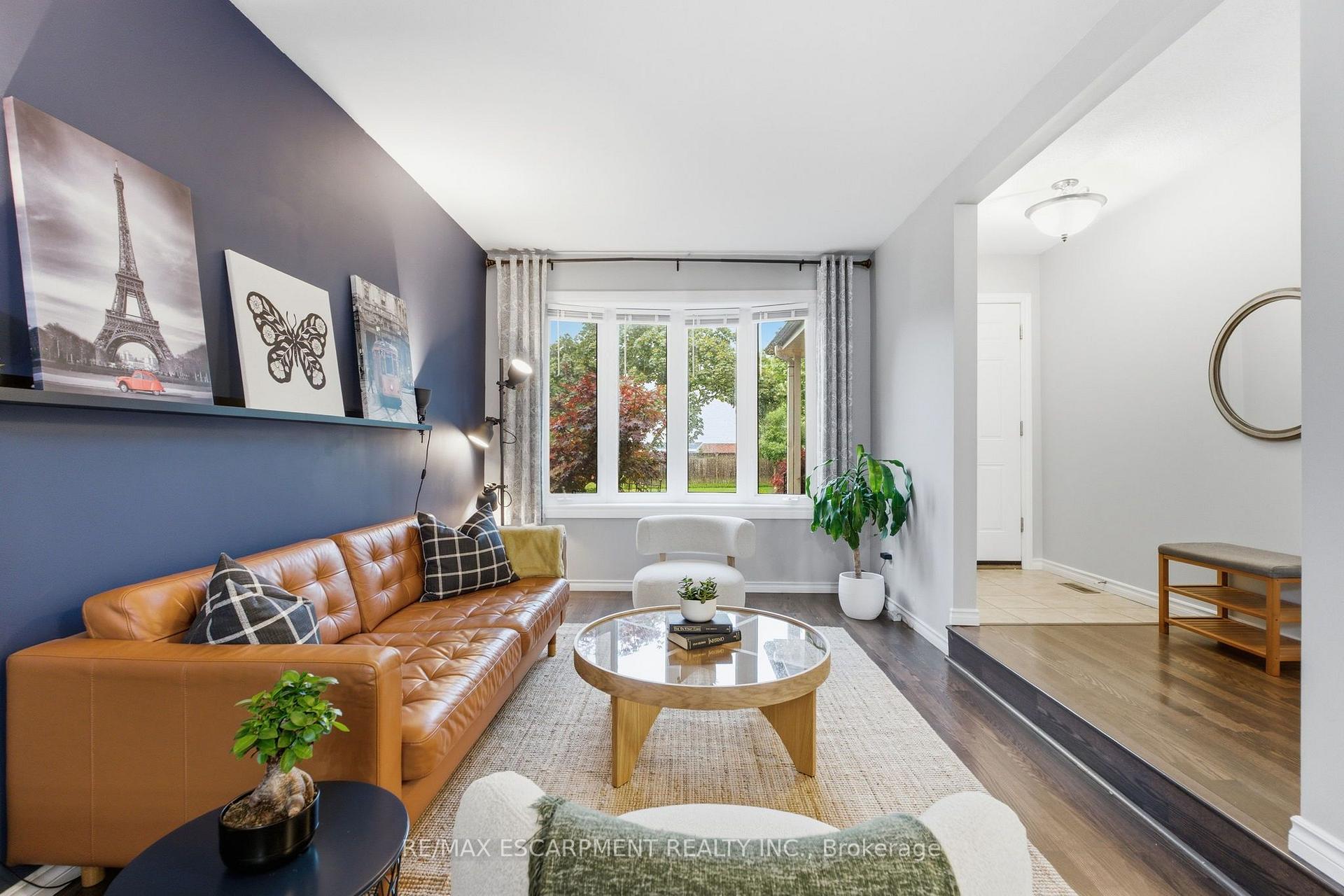 Photo 5 of 2367 Montgomery Drive, Burlington, Brant Hills — HOMEH