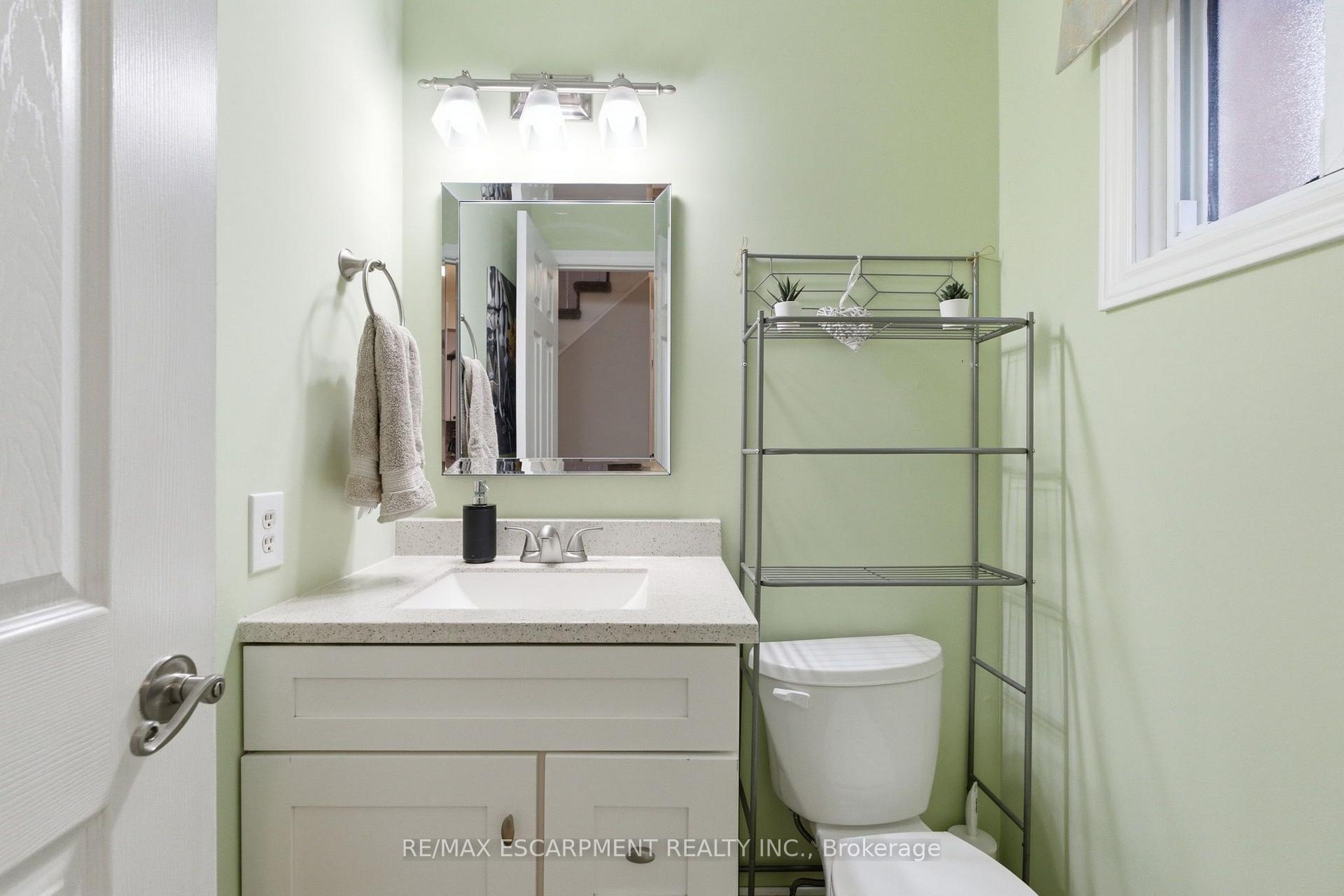 Photo 14 of 2367 Montgomery Drive, Burlington, Brant Hills — HOMEH