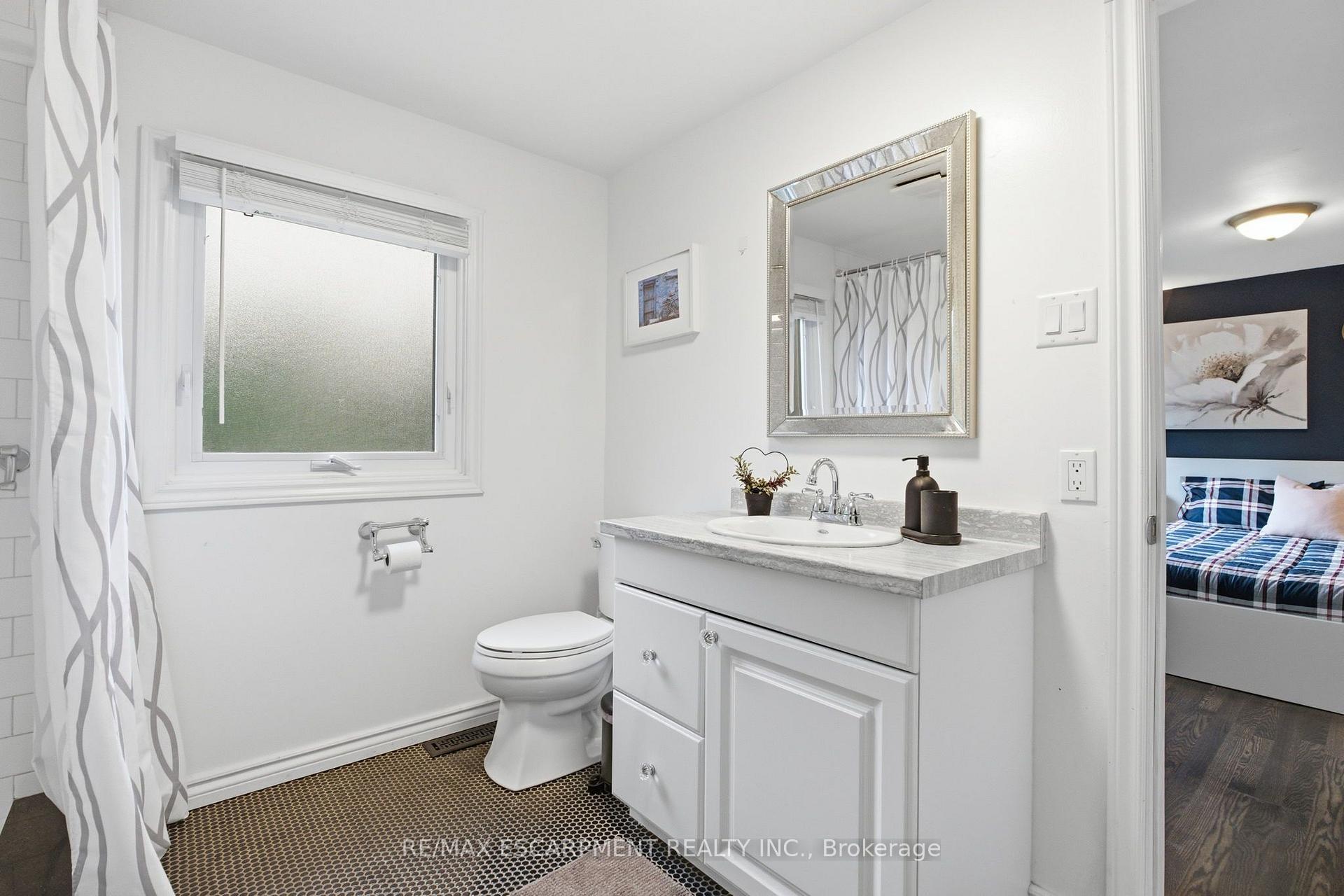 Photo 19 of 2367 Montgomery Drive, Burlington, Brant Hills — HOMEH