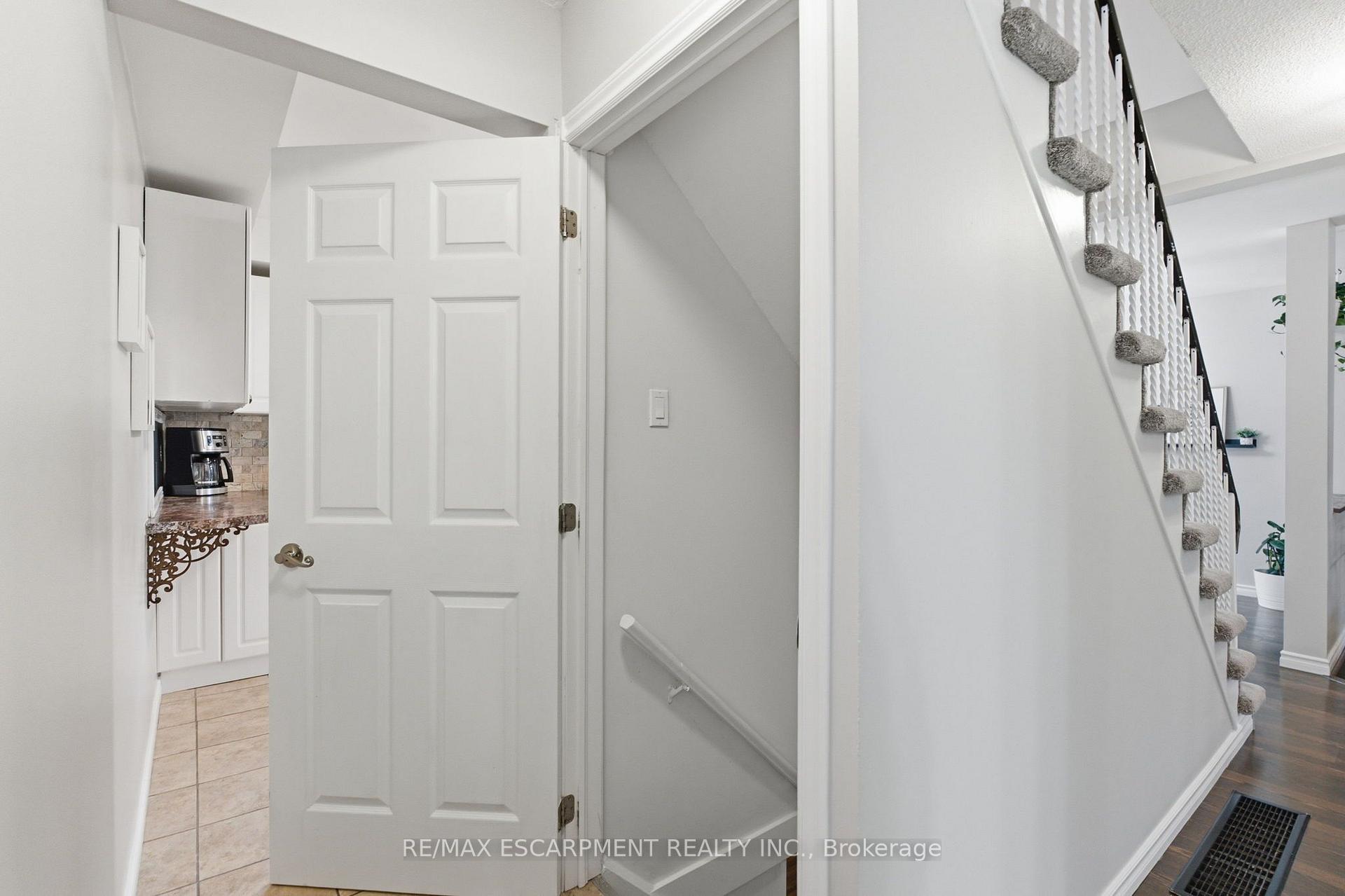 Photo 25 of 2367 Montgomery Drive, Burlington, Brant Hills — HOMEH