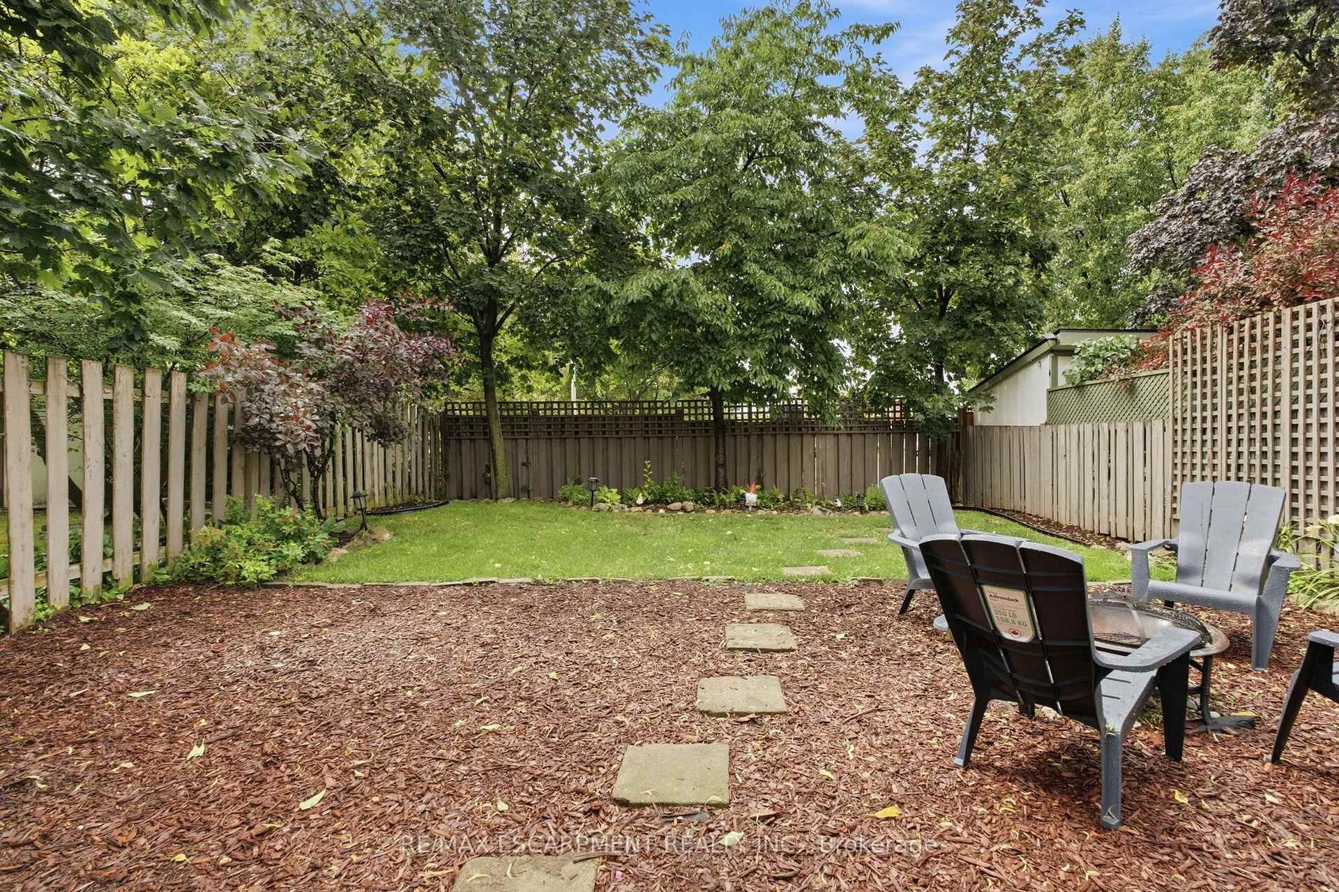 Photo 32 of 2367 Montgomery Drive, Burlington, Brant Hills — HOMEH