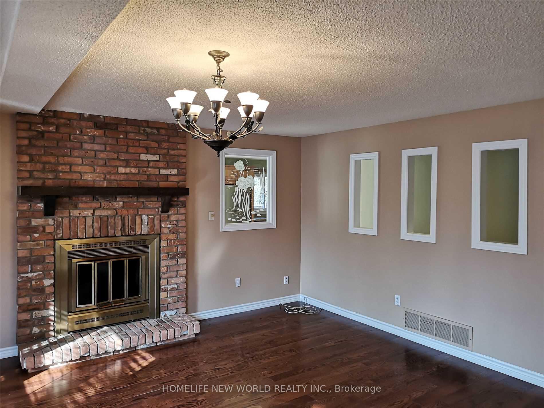 Photo 4 of 41 Ambleside Crescent, Markham, Unionville — HOMEH