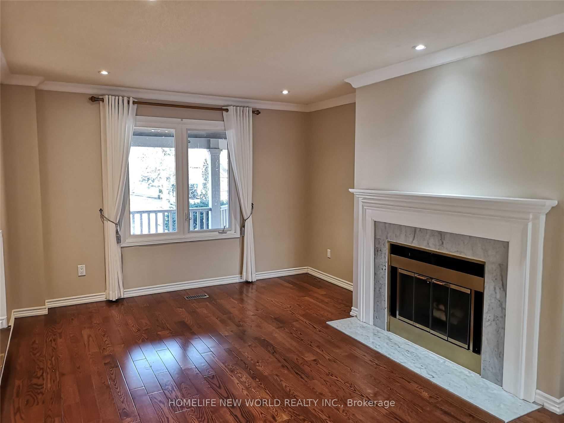 Photo 8 of 41 Ambleside Crescent, Markham, Unionville — HOMEH