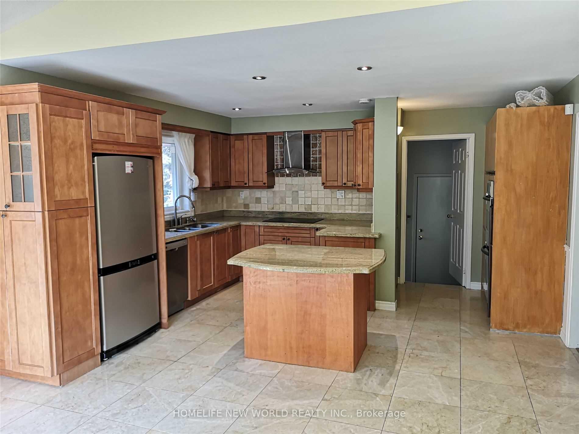 Photo 13 of 41 Ambleside Crescent, Markham, Unionville — HOMEH