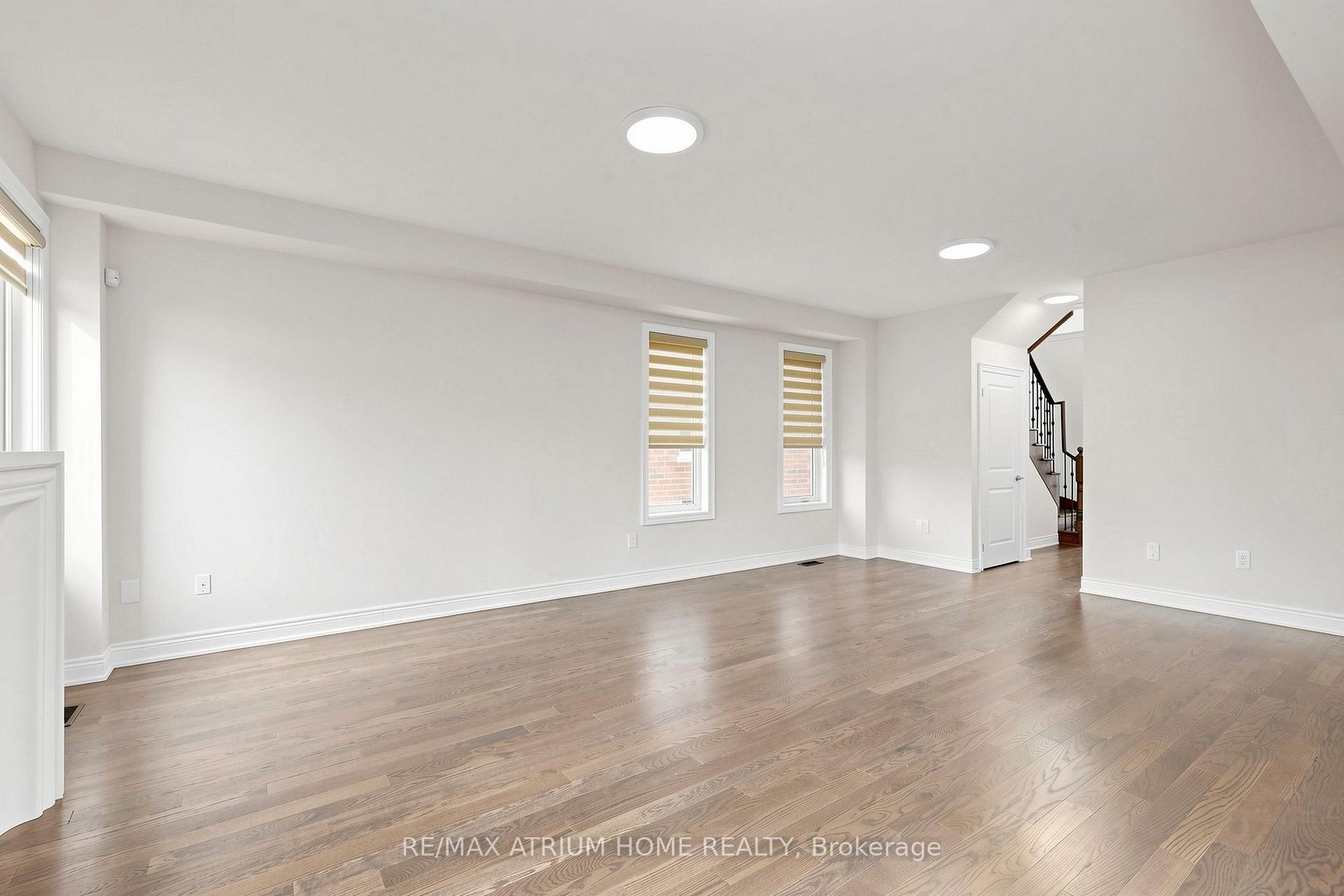 Photo 4 of 22 Mondial Crescent, East Gwillimbury, Queensville — HOMEH