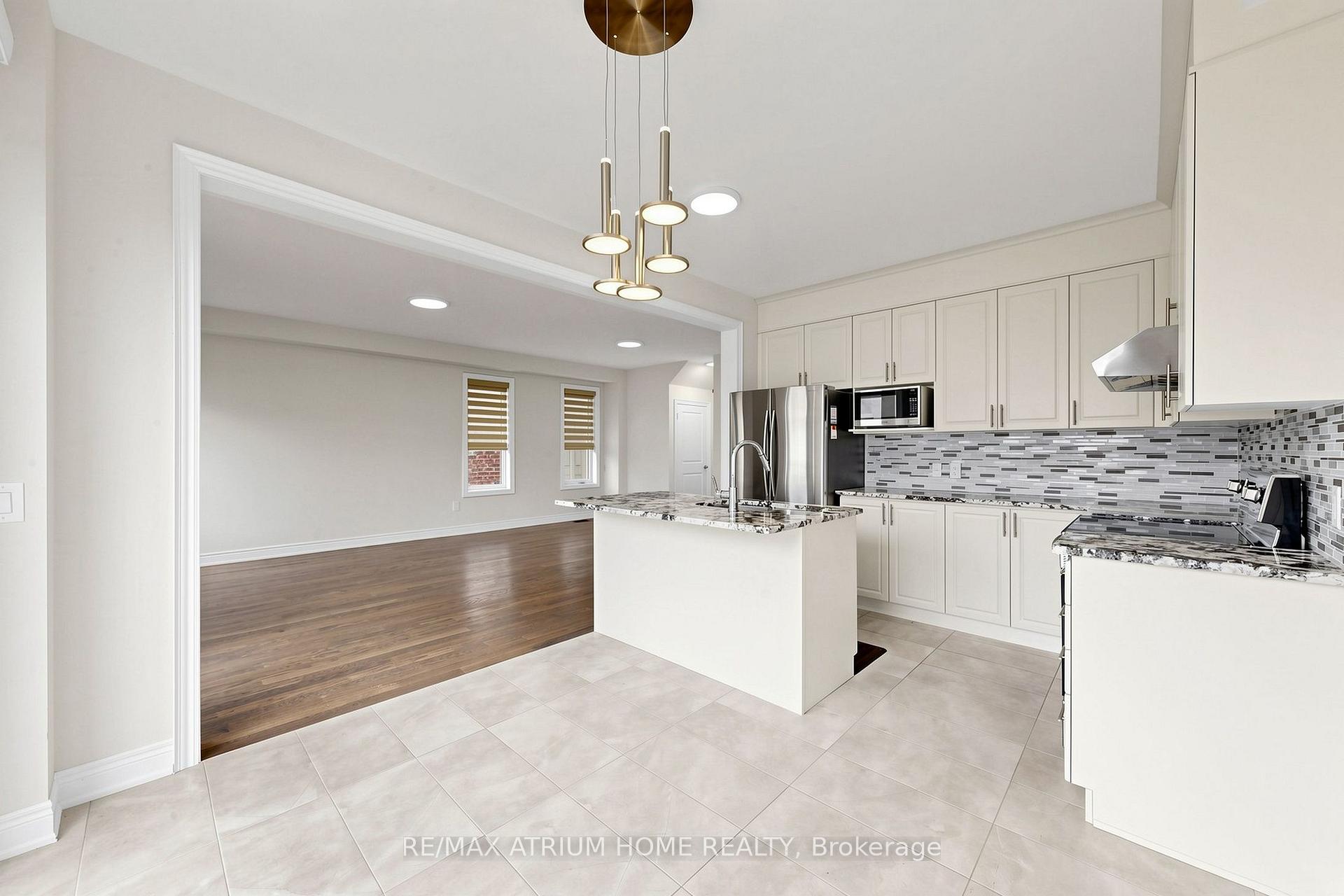 Photo 7 of 22 Mondial Crescent, East Gwillimbury, Queensville — HOMEH