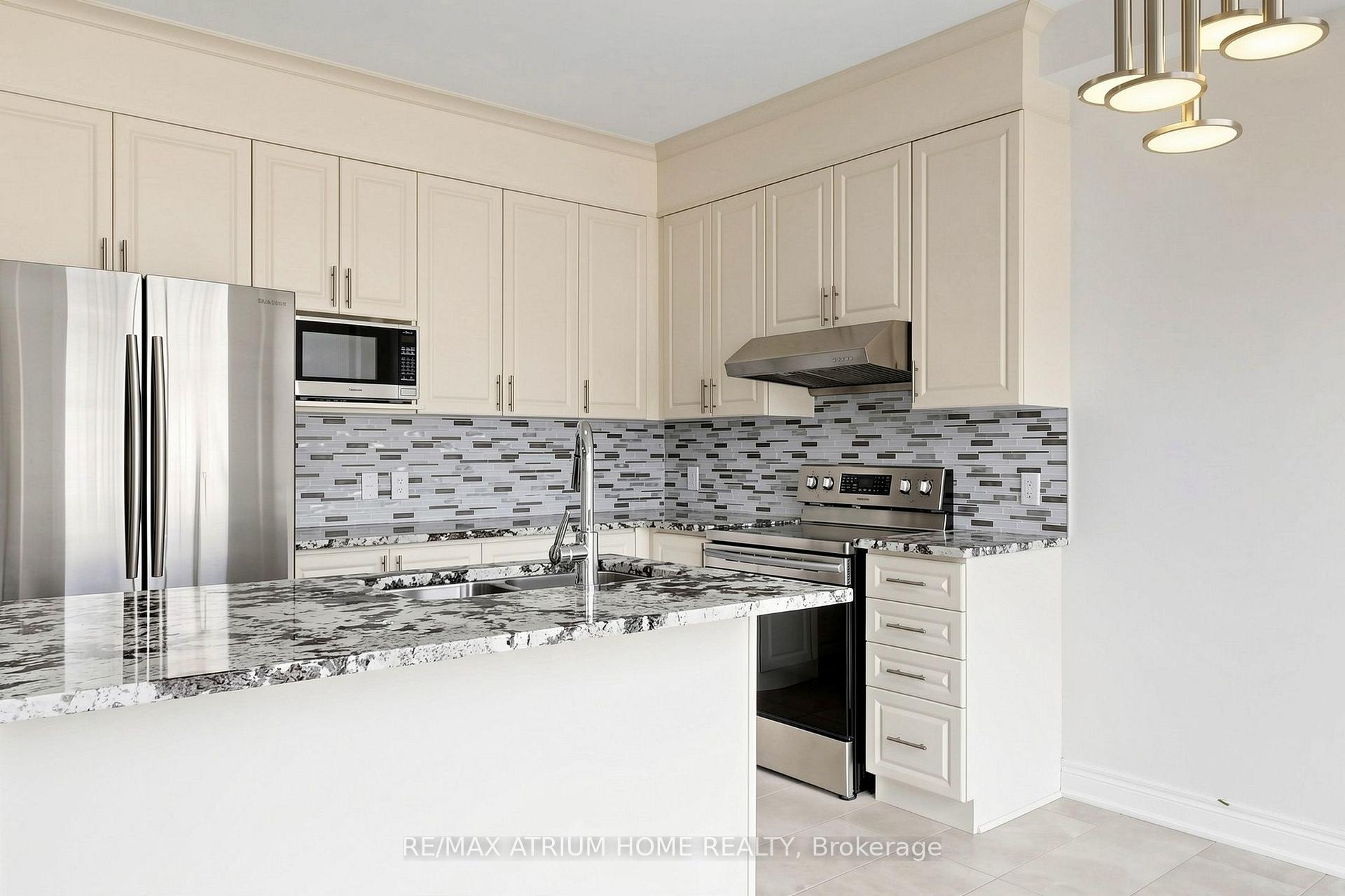 Photo 9 of 22 Mondial Crescent, East Gwillimbury, Queensville — HOMEH