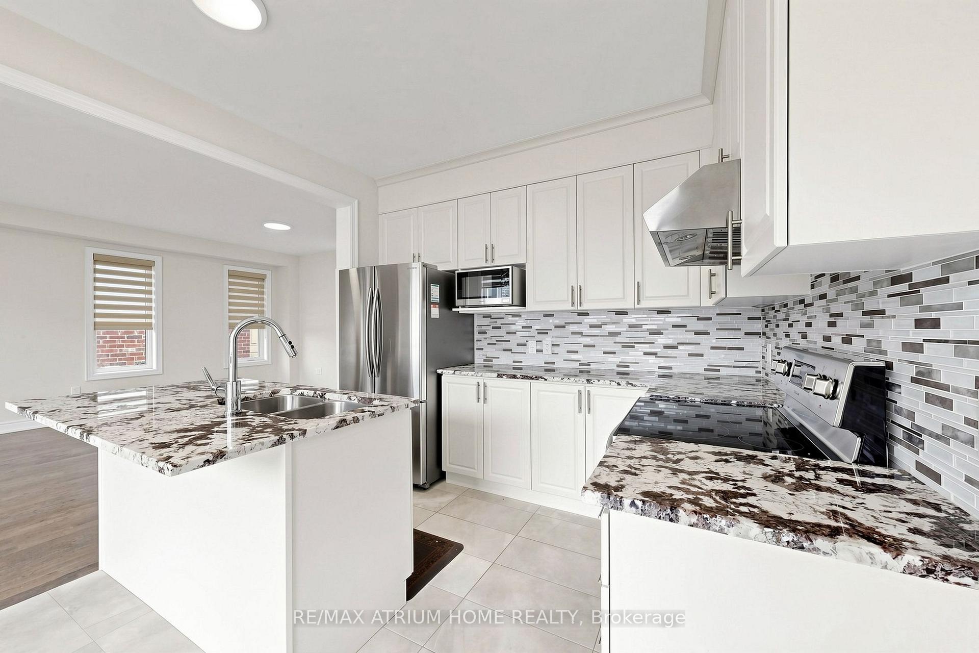 Photo 10 of 22 Mondial Crescent, East Gwillimbury, Queensville — HOMEH