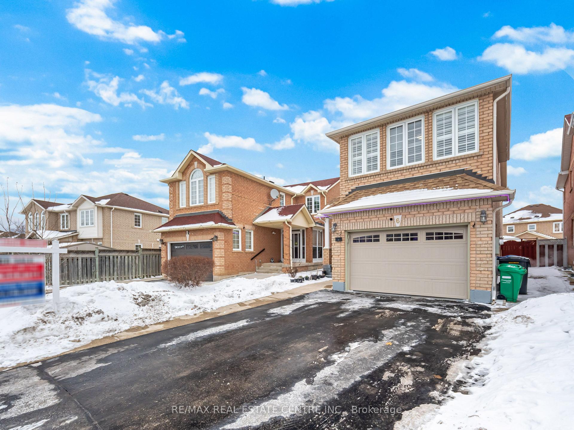 Photo 3 of 6 Mannel Crescent, Brampton, Fletcher's West — HOMEH