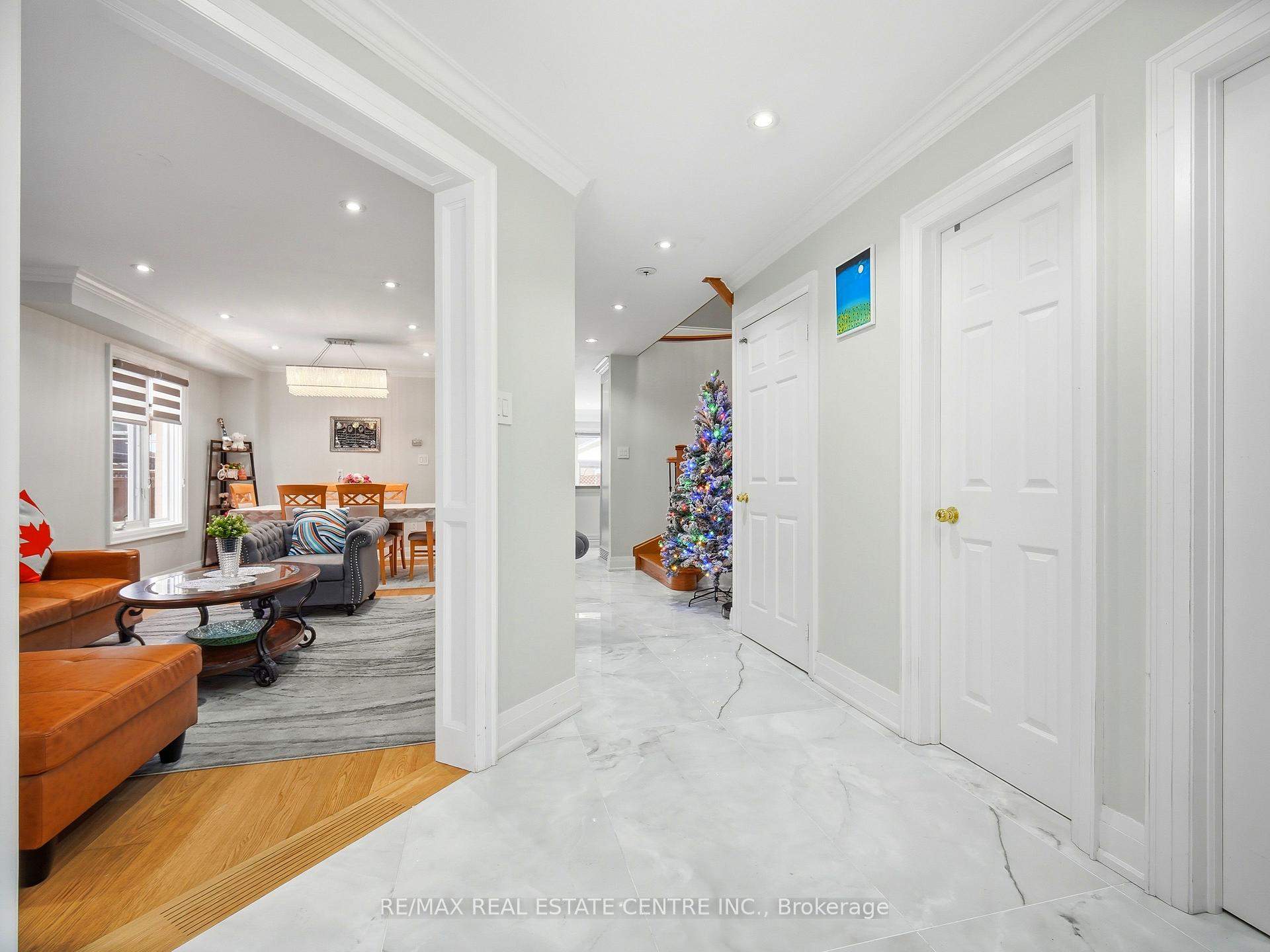 Photo 6 of 6 Mannel Crescent, Brampton, Fletcher's West — HOMEH