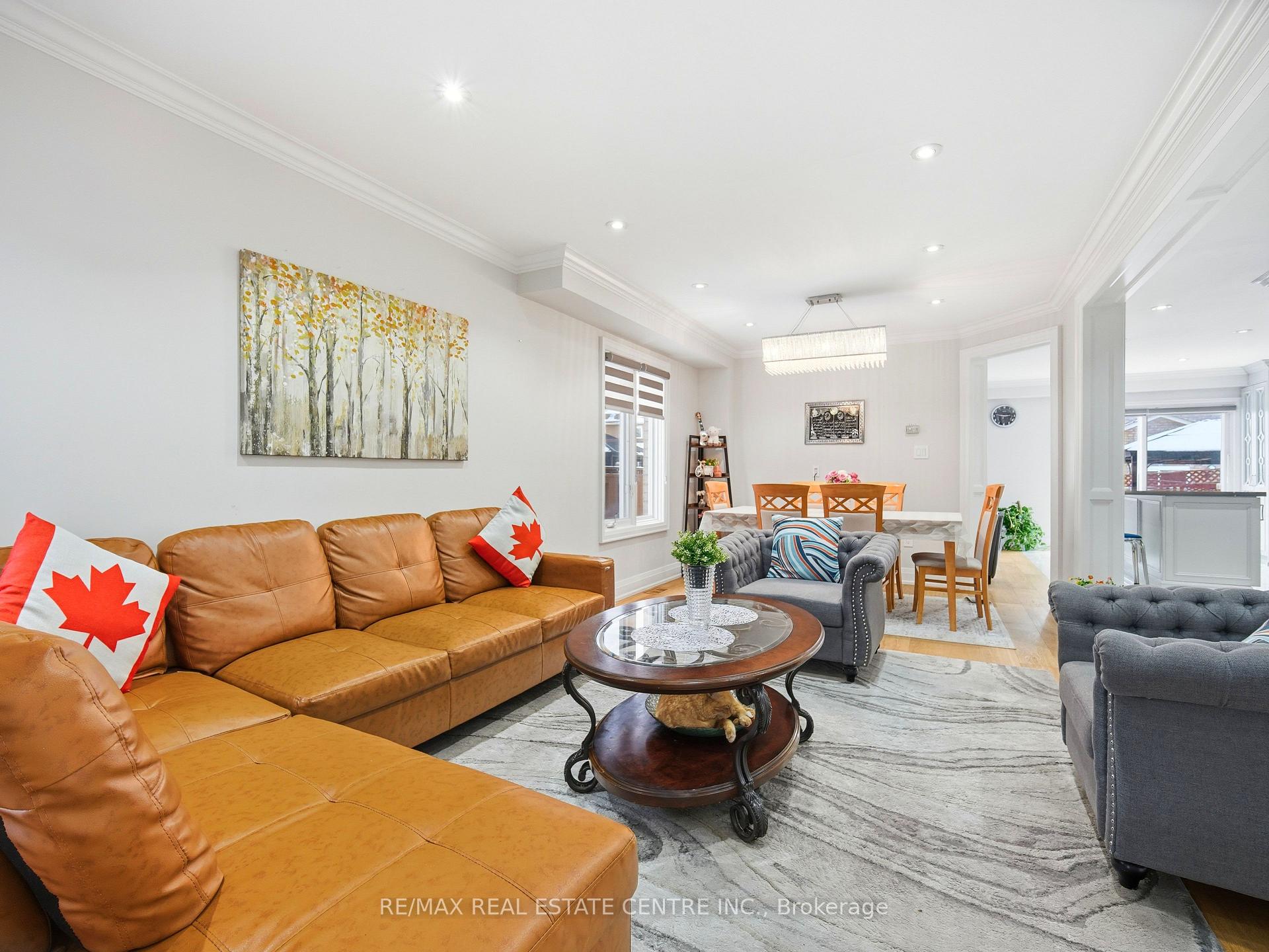 Photo 8 of 6 Mannel Crescent, Brampton, Fletcher's West — HOMEH