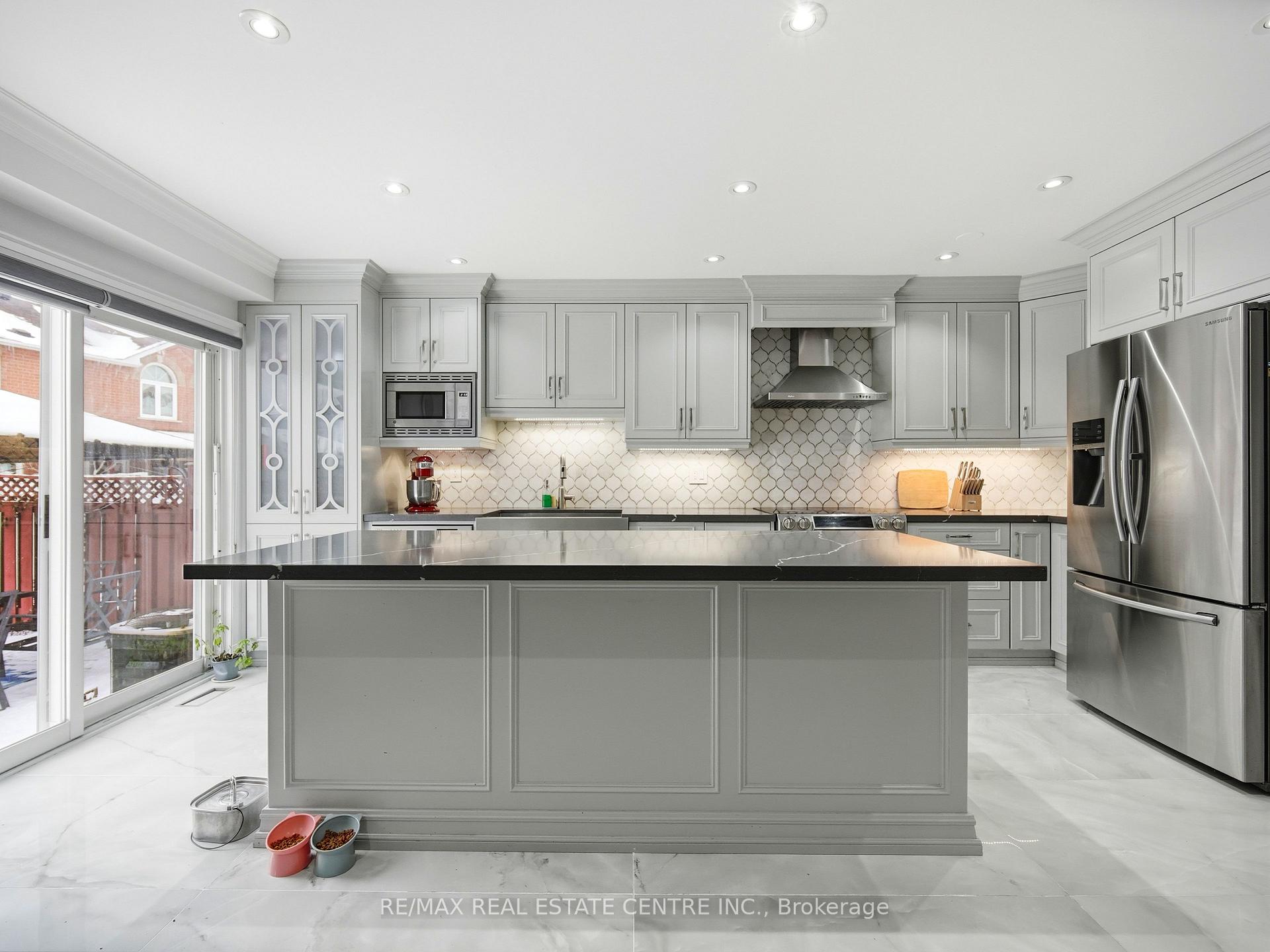 Photo 12 of 6 Mannel Crescent, Brampton, Fletcher's West — HOMEH